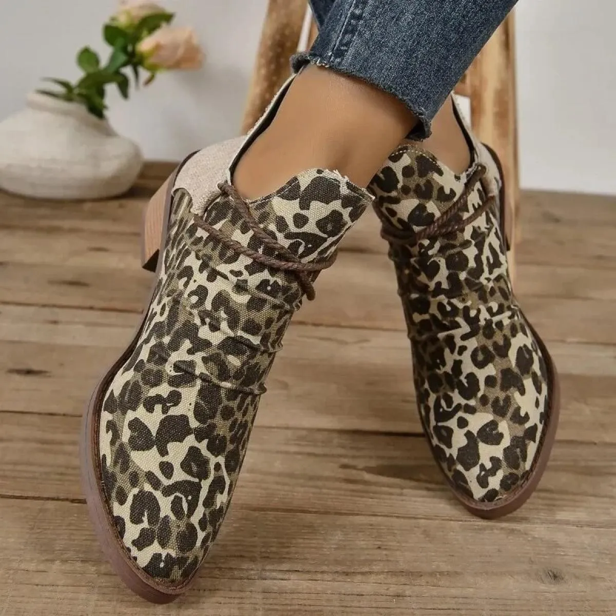 2024 Stivali da donna di lusso di vendita caldi Modello leopardato Pu Cerniera Stivaletti alla moda Stivaletti Chelsea con tacco