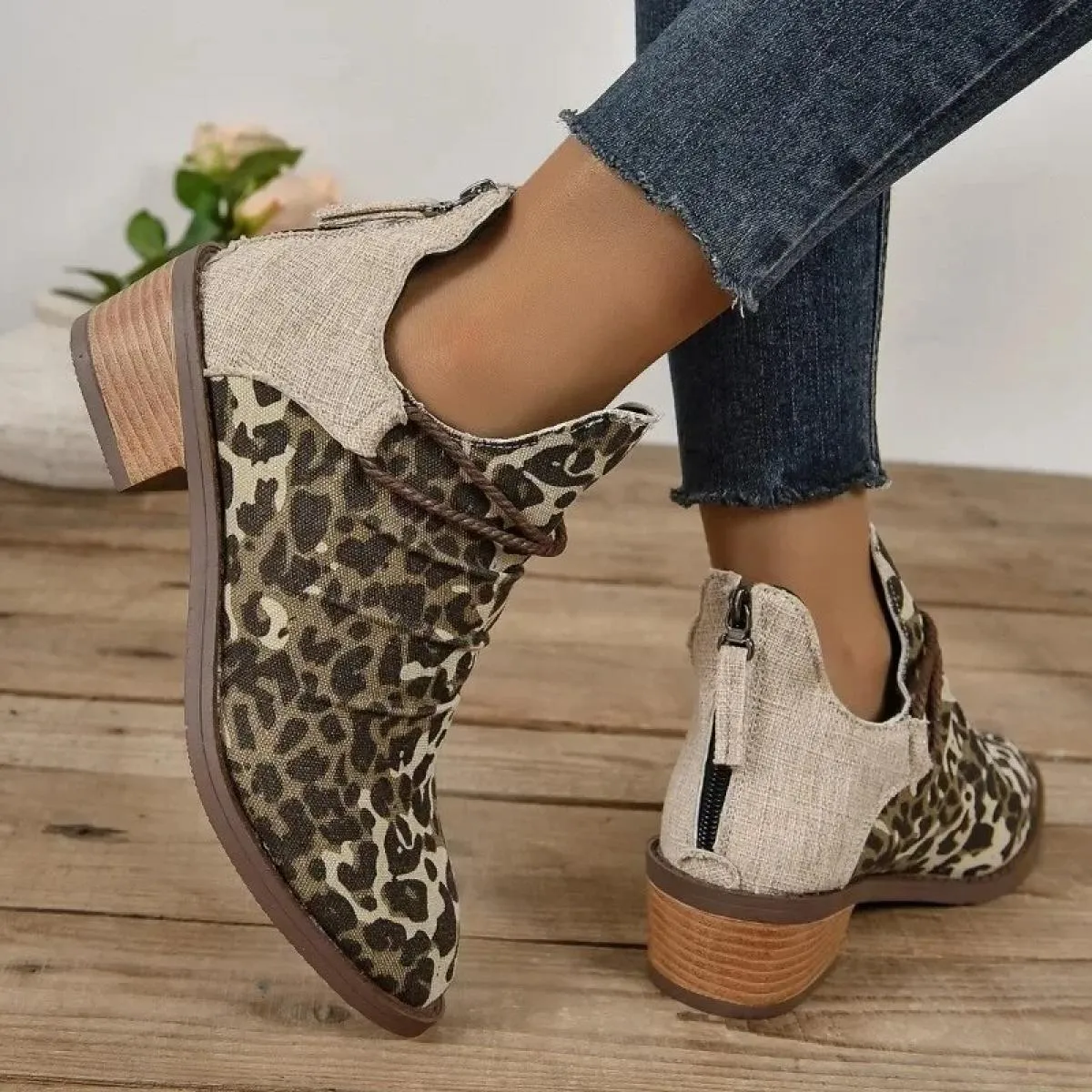2024 Stivali da donna di lusso di vendita caldi Modello leopardato Pu Cerniera Stivaletti alla moda Stivaletti Chelsea con tacco