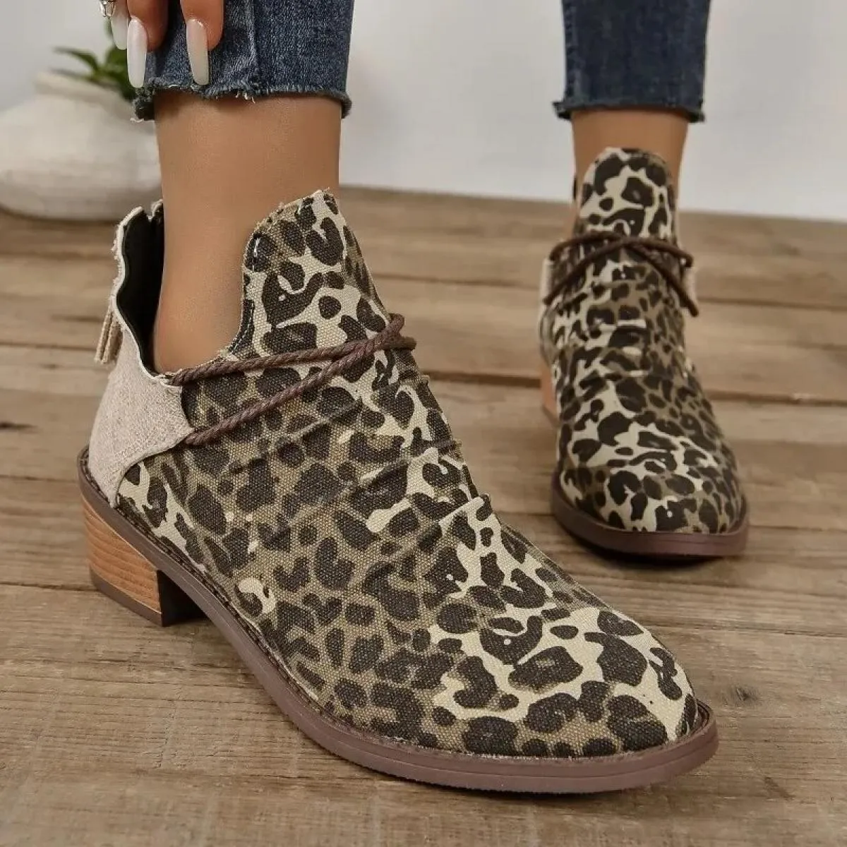 2024 Stivali da donna di lusso di vendita caldi Modello leopardato Pu Cerniera Stivaletti alla moda Stivaletti Chelsea con tacco