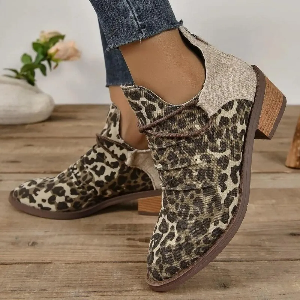 2024 Stivali da donna di lusso di vendita caldi Modello leopardato Pu Cerniera Stivaletti alla moda Stivaletti Chelsea con tacco