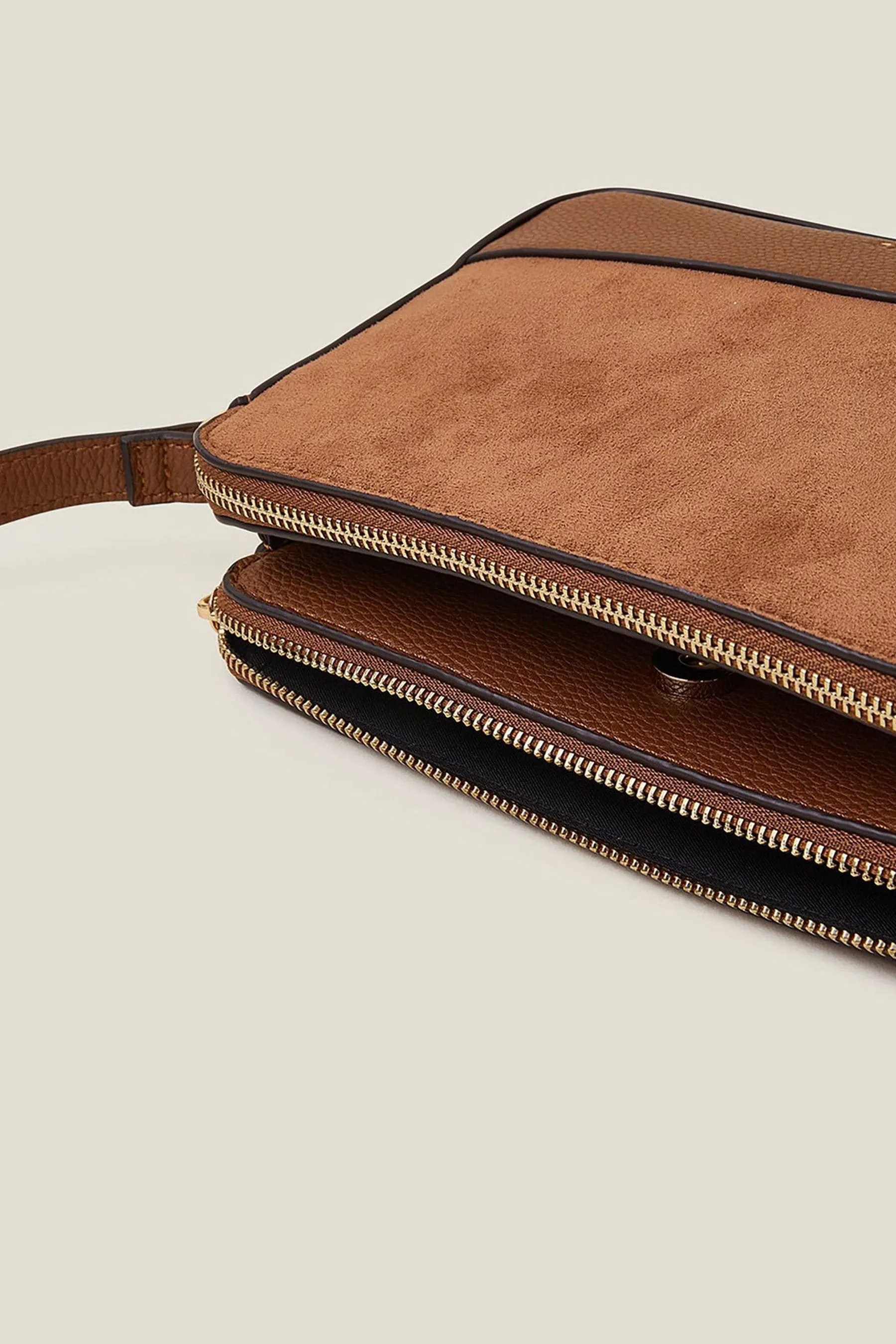 Accessorize - Borsa classica a tracolla scamosciata