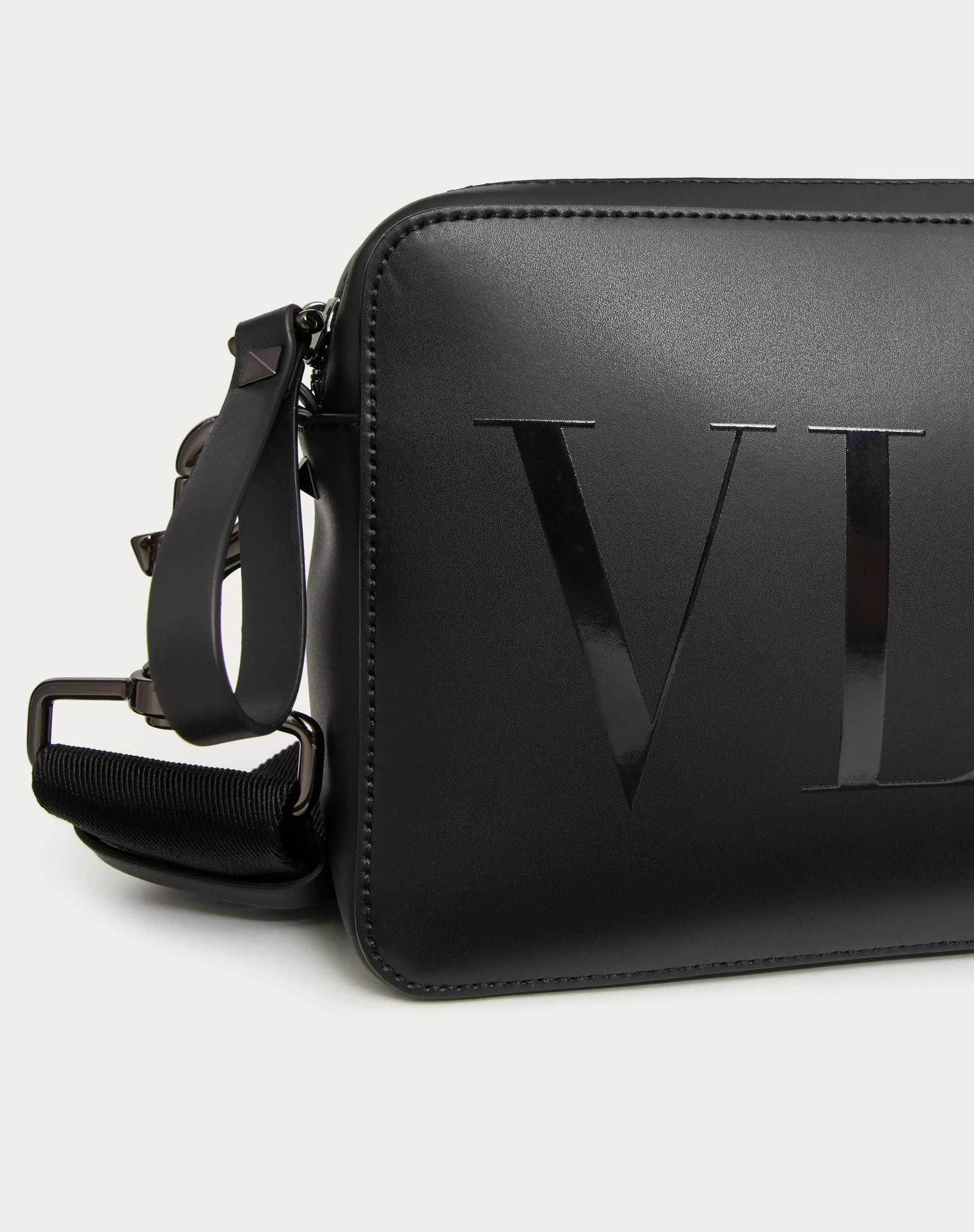 BORSA A TRACOLLA VLTN IN PELLE