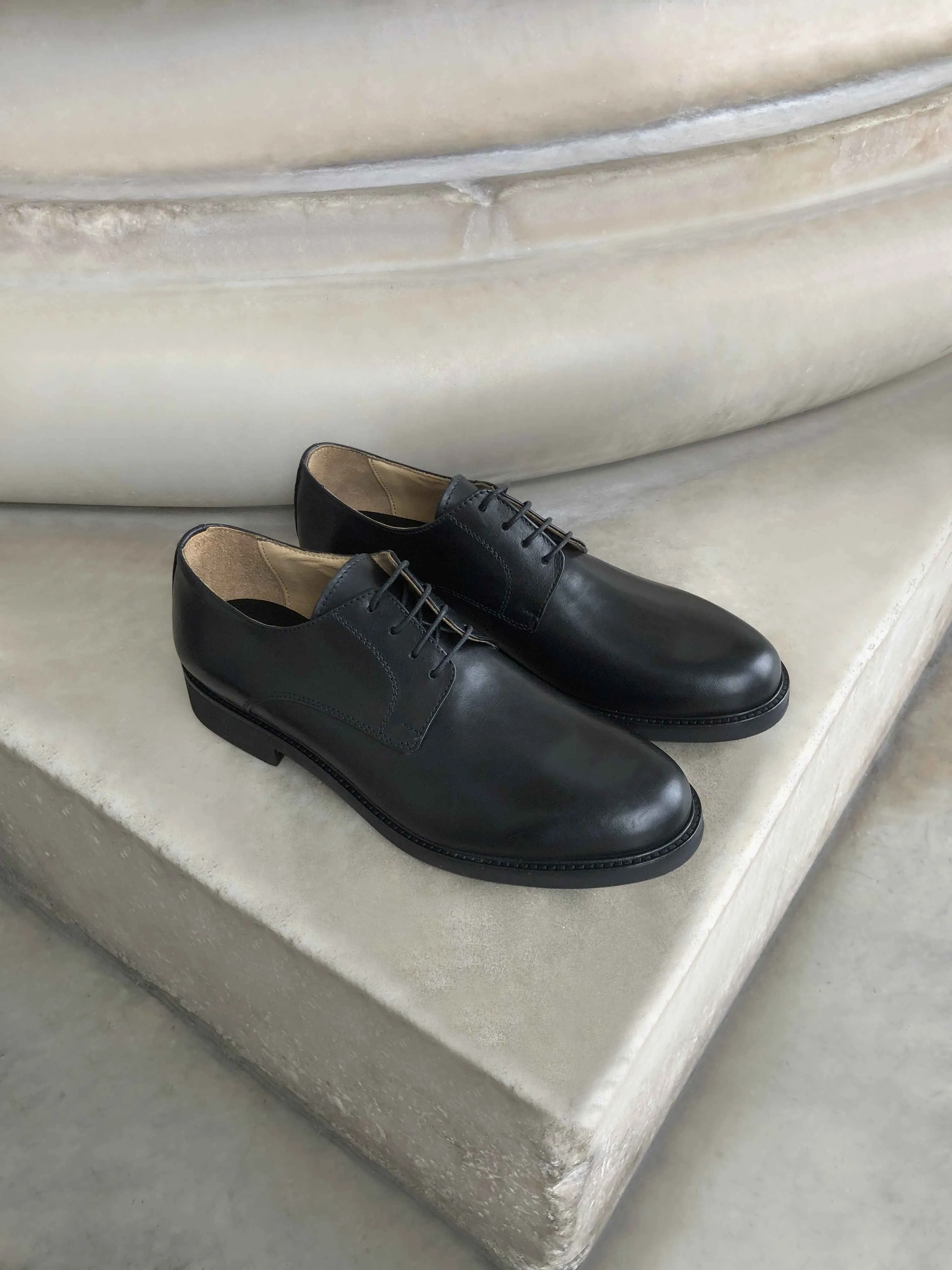 Derby in pelle nero