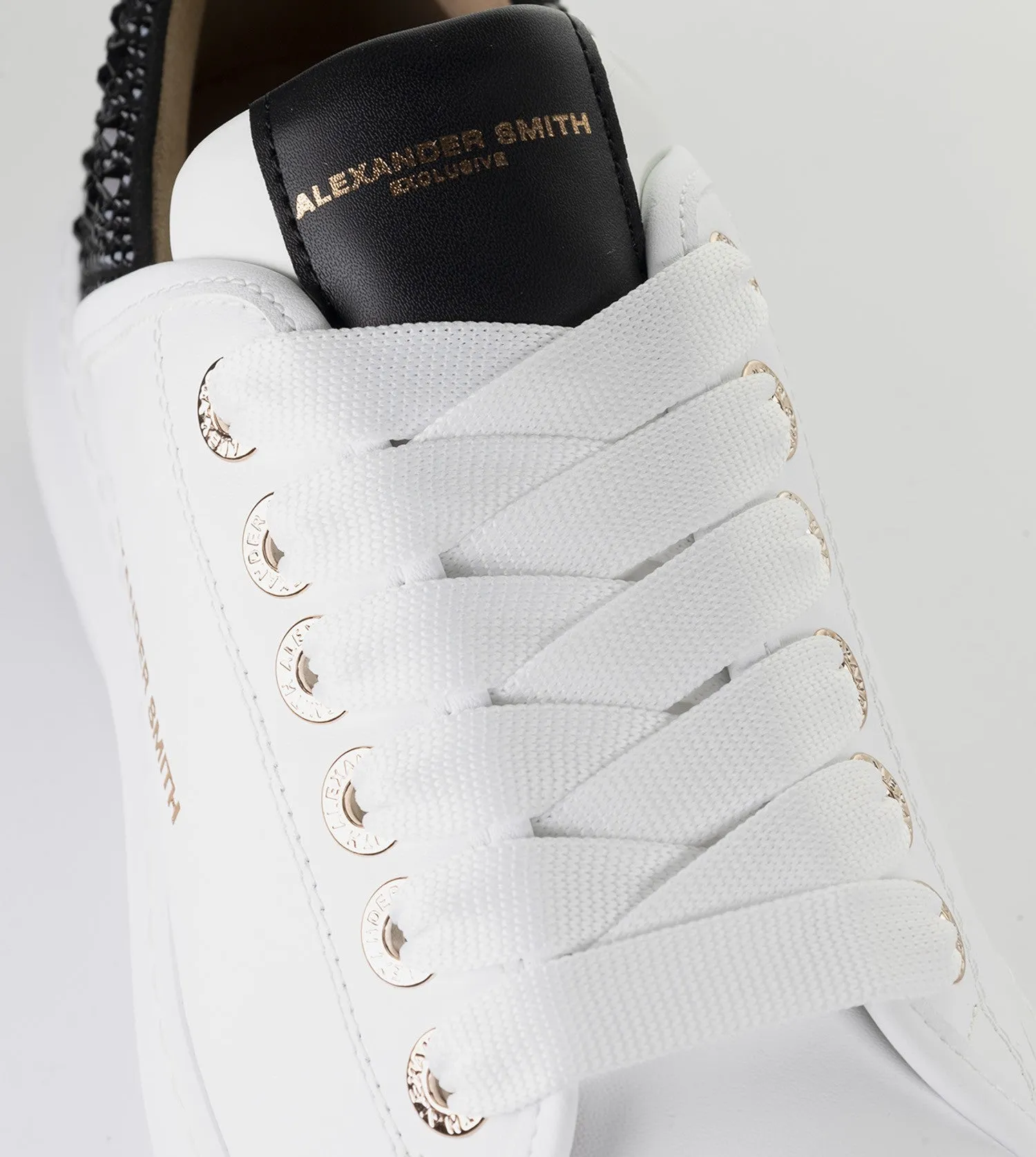 DS4-Wembley Strass White/Black Woman  