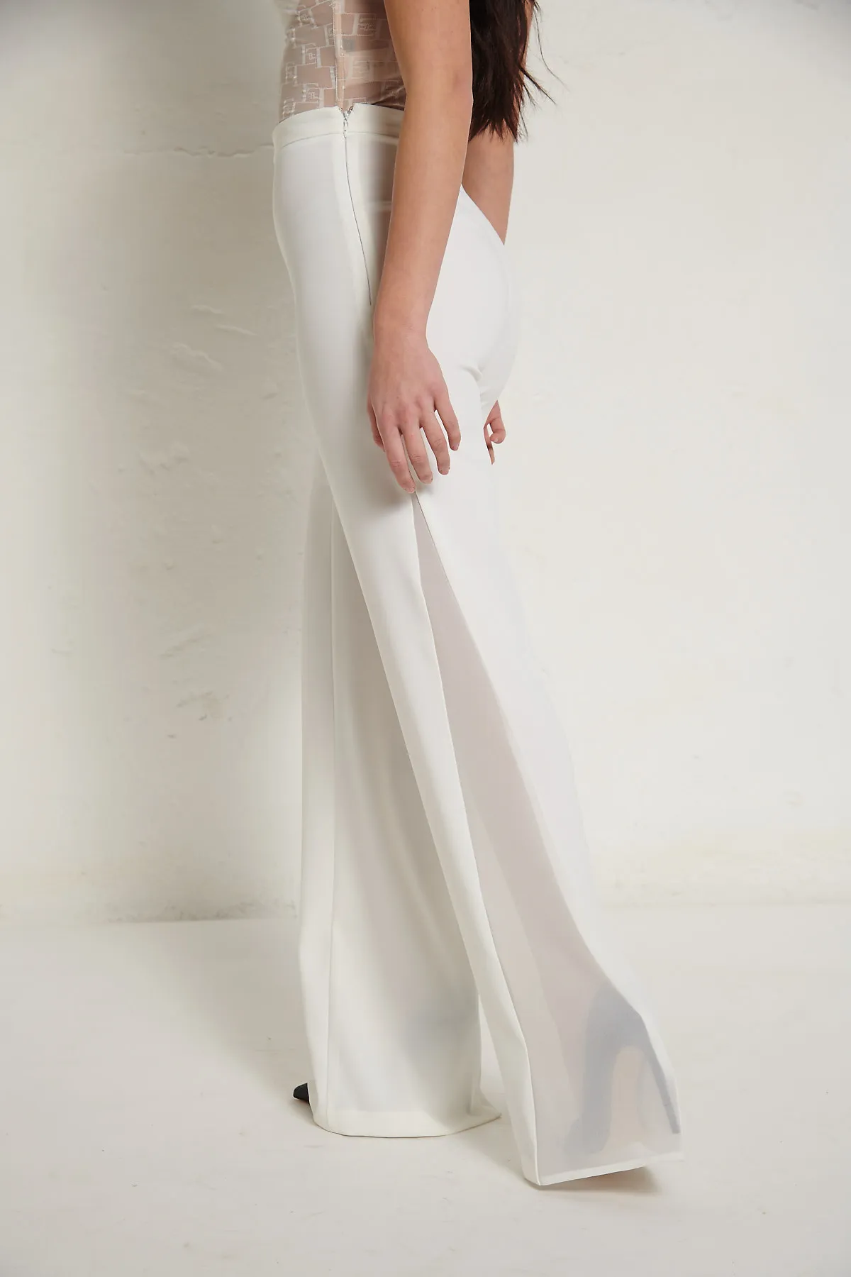Elisabetta Franchi – Tailleur avorio, giacca e pantalone in crèpe
