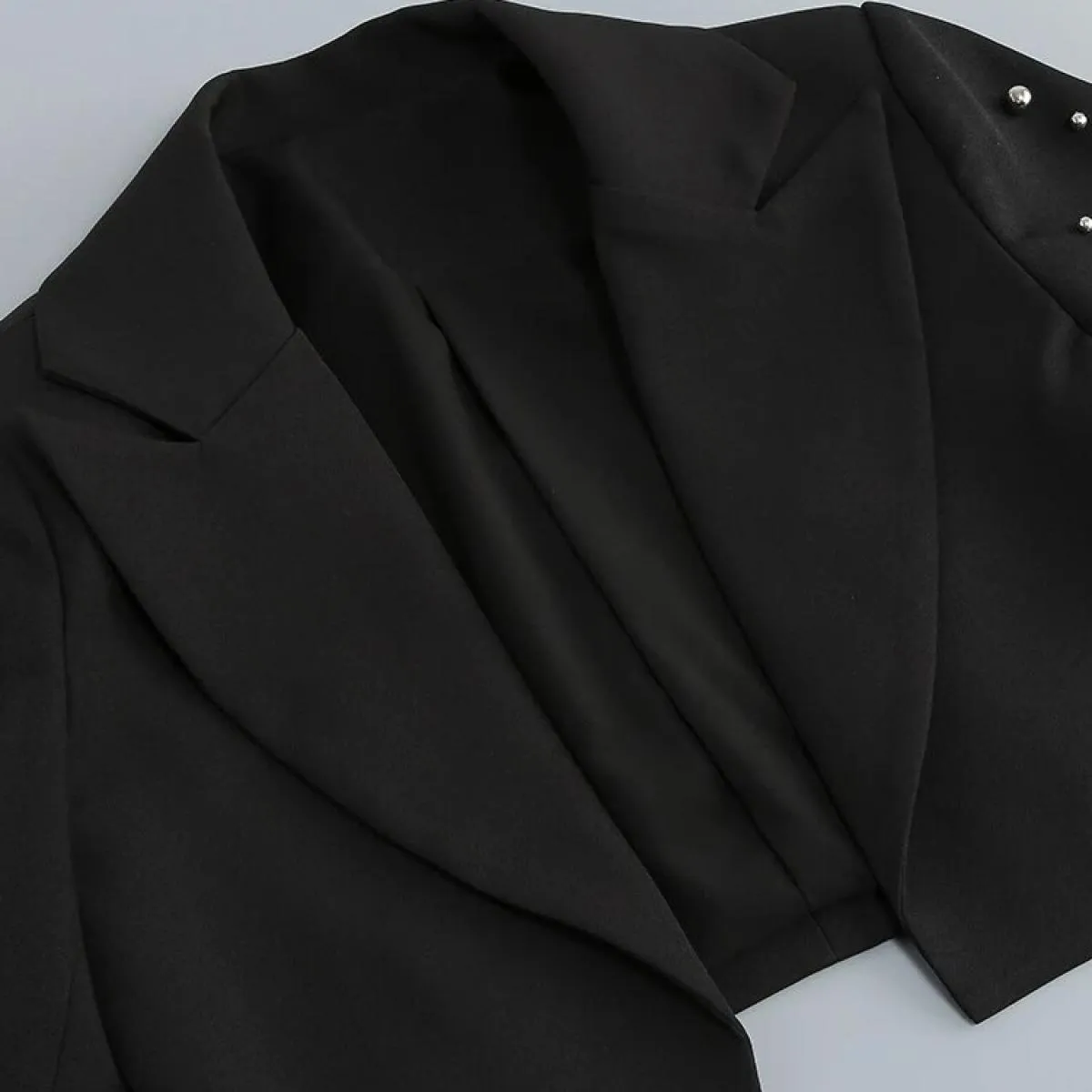 Giacca da donna alla moda con perline alla moda di High Street 2023, la nuovissima stilista
