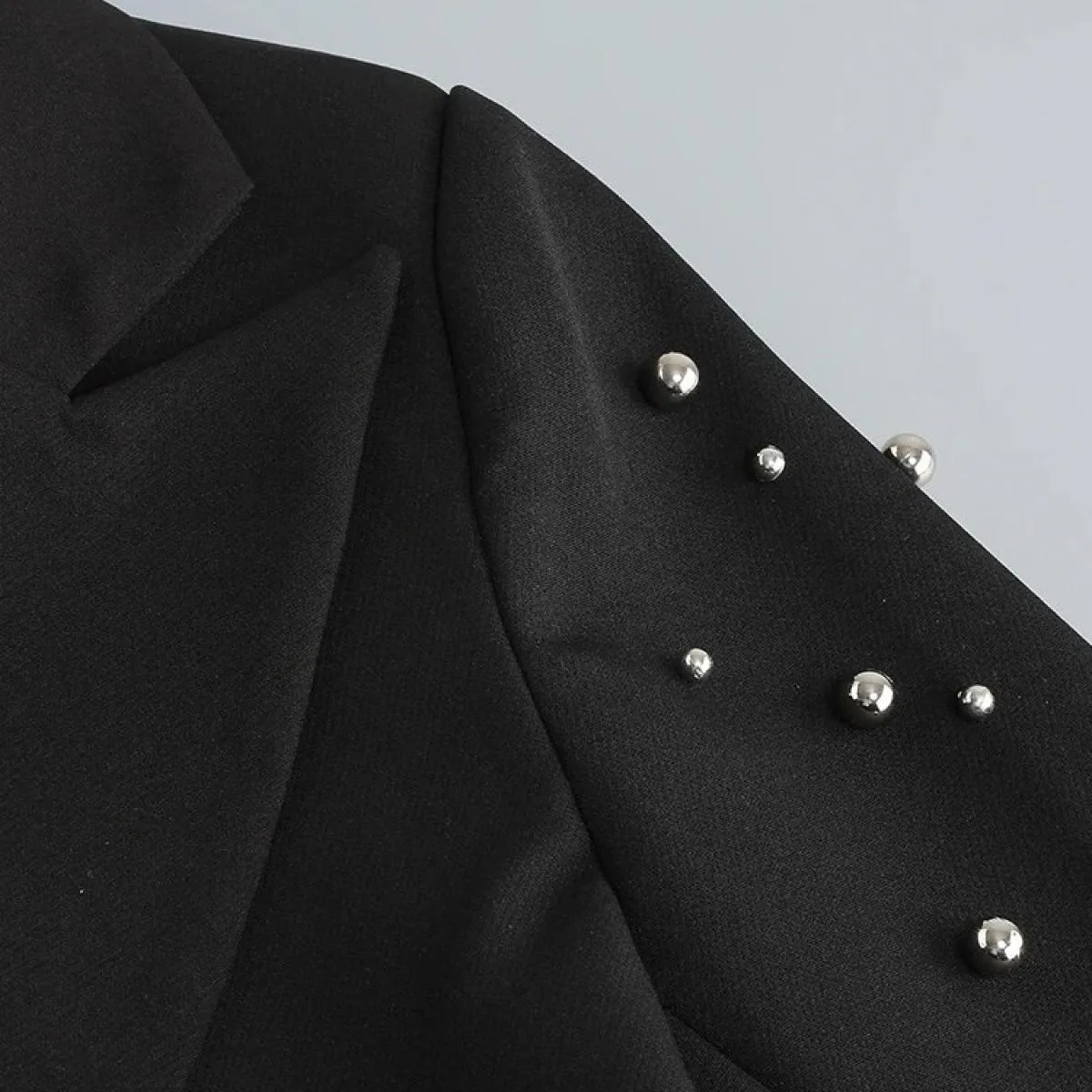 Giacca da donna alla moda con perline alla moda di High Street 2023, la nuovissima stilista