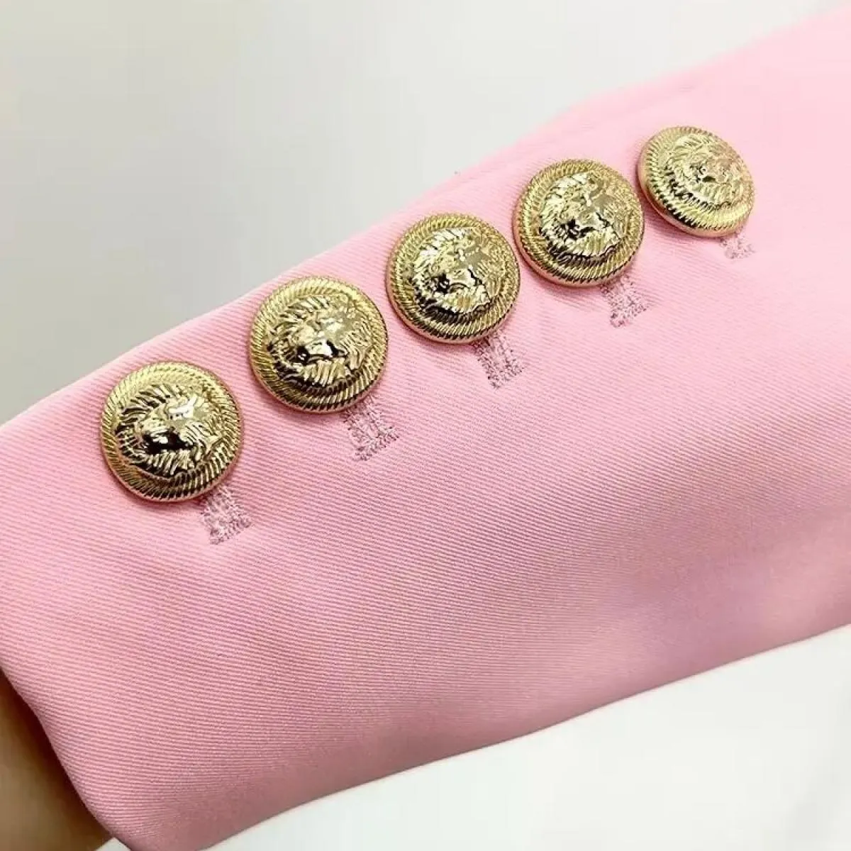 Giacca da donna firmata High Street più recente del 2023, bottoni a doppio petto con leone, blazer lunghi larghi