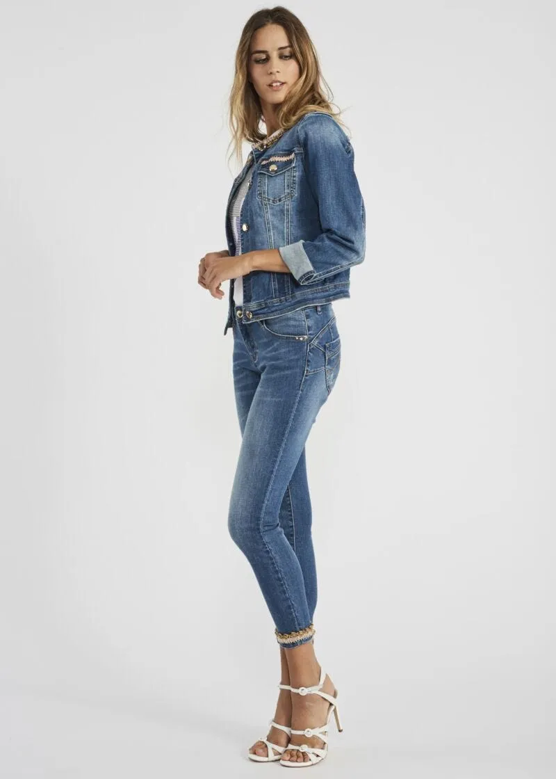 Giacca in denim con applicazioni