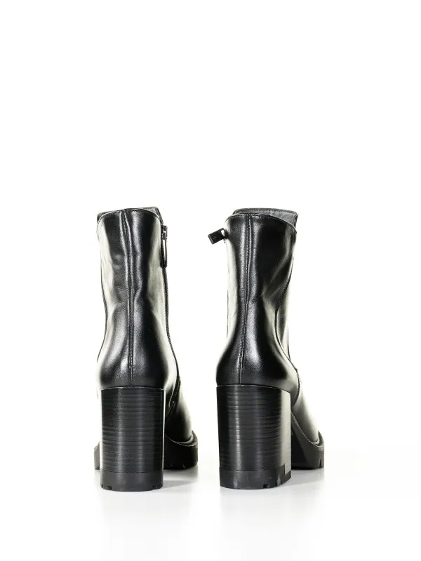 Leather ankle boot