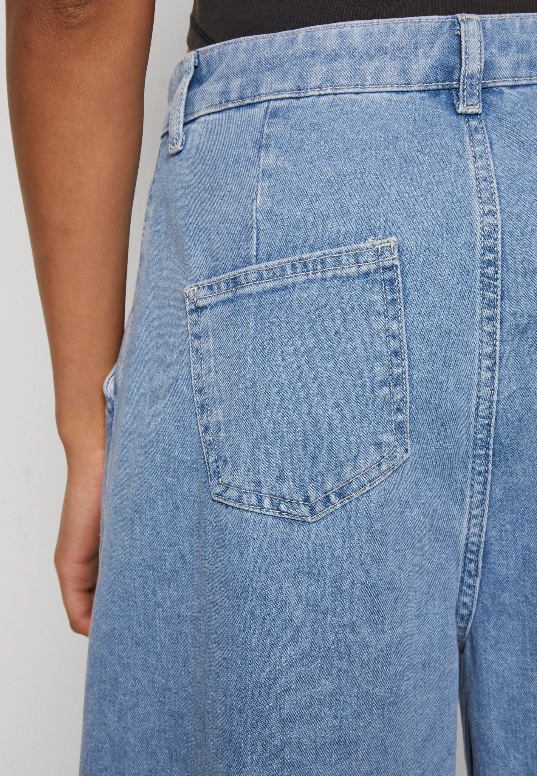 NMKENJA WIDE LEG - Jeans baggy