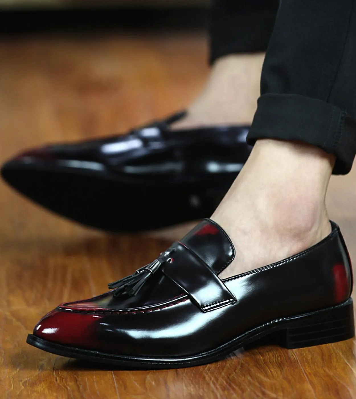 Nuove scarpe da uomo primaverili e autunnali Pelle luminosa Scarpe comode da uomo Oxford Scarpe brogue di lusso Scarpe da mocass