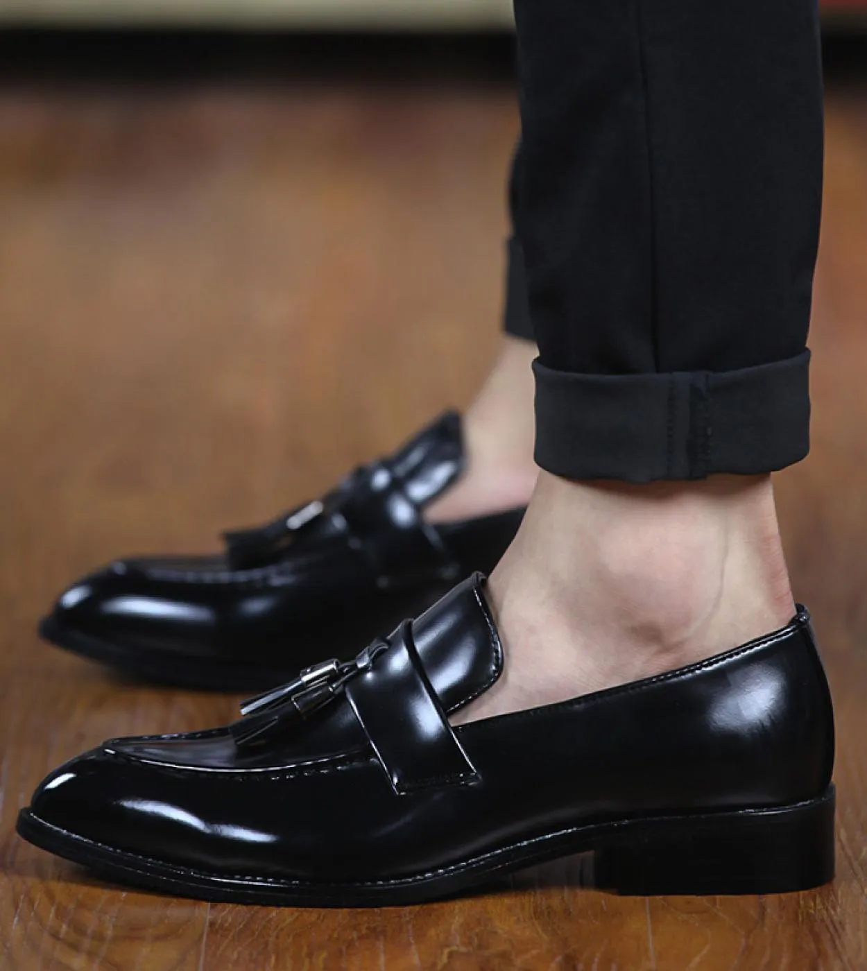 Nuove scarpe da uomo primaverili e autunnali Pelle luminosa Scarpe comode da uomo Oxford Scarpe brogue di lusso Scarpe da mocass