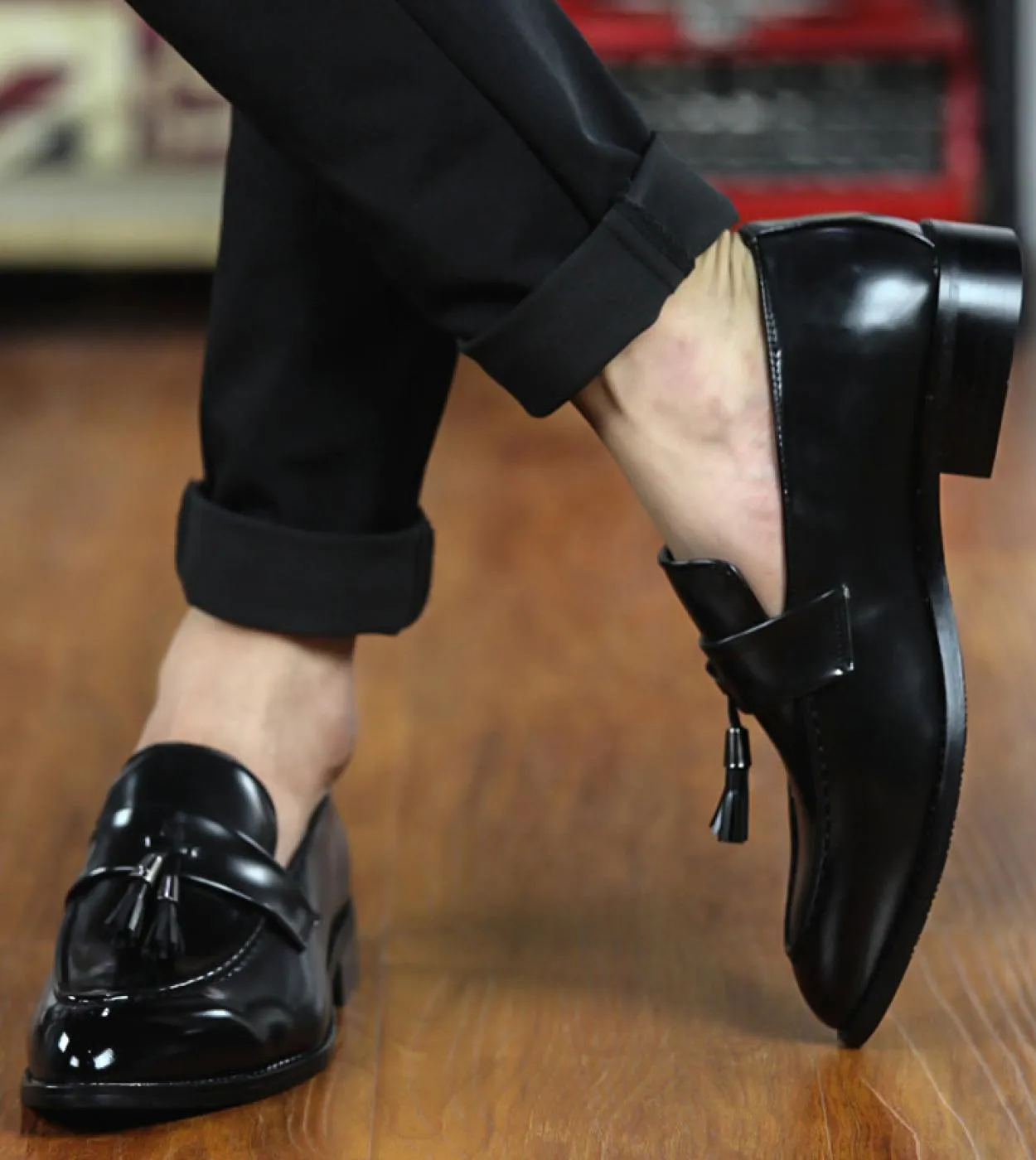 Nuove scarpe da uomo primaverili e autunnali Pelle luminosa Scarpe comode da uomo Oxford Scarpe brogue di lusso Scarpe da mocass