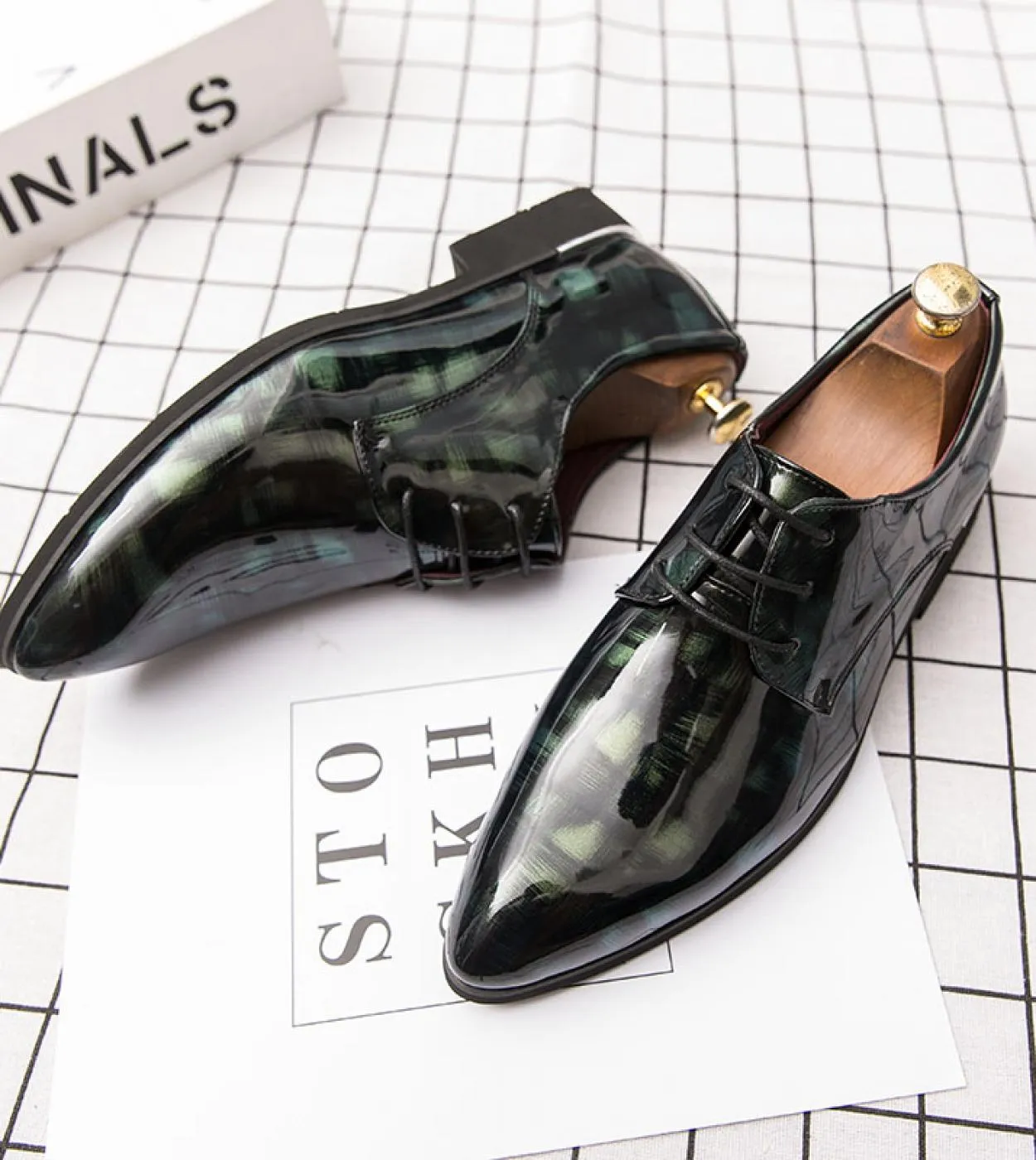 Nuove scarpe in pelle primaverili Mocassini da uomo Scarpe oxford comode da uomo Scarpe brogue di lusso a punta Scarpe da lavoro
