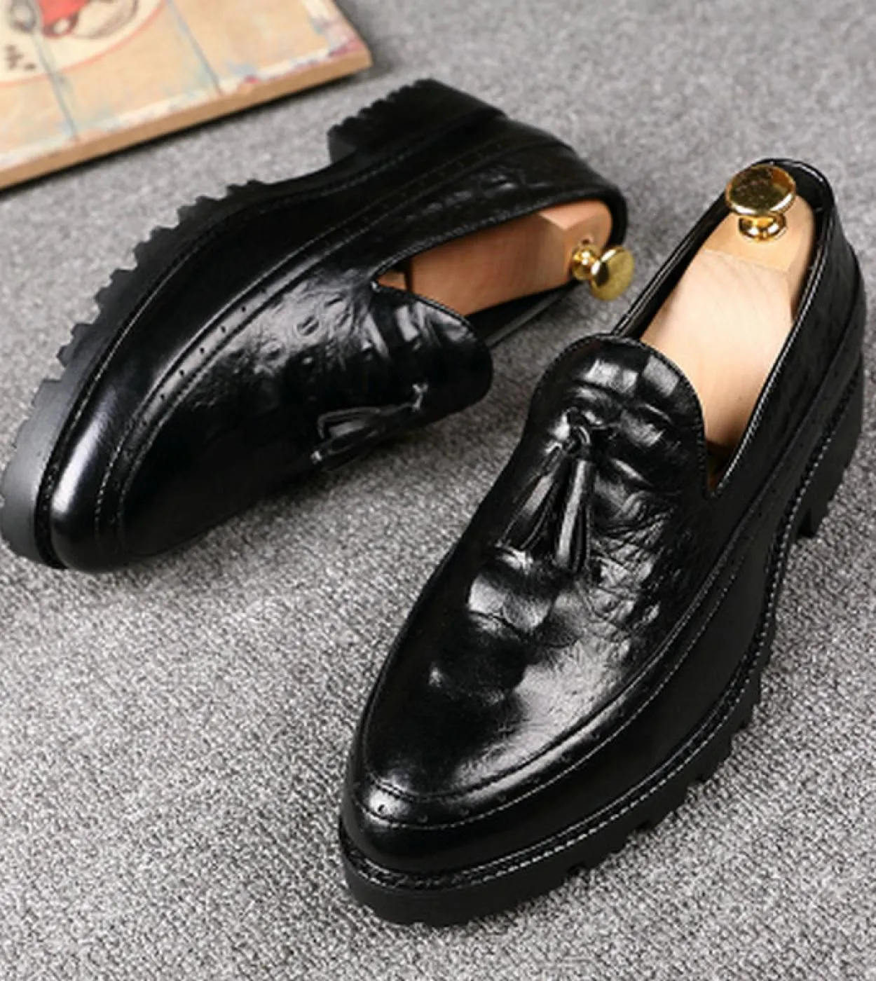 Nuovo stilista di moda Uomo di lusso Scarpe da cerimonia in pelle Scarpe eleganti da uomo Scarpe oxford a punta Mocassini Scarpe
