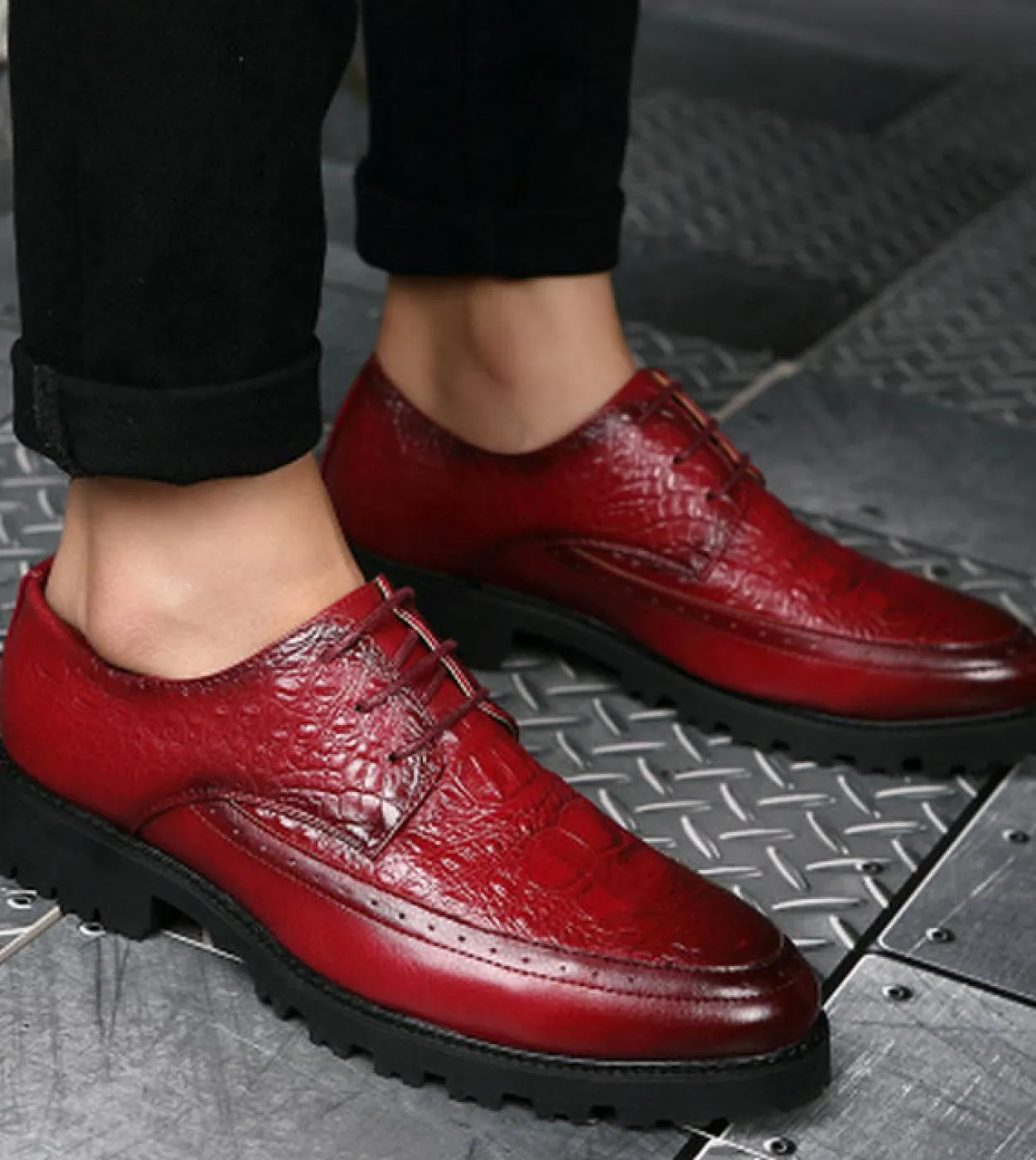Nuovo stilista di moda Uomo di lusso Scarpe da cerimonia in pelle Scarpe eleganti da uomo Scarpe oxford a punta Mocassini Scarpe