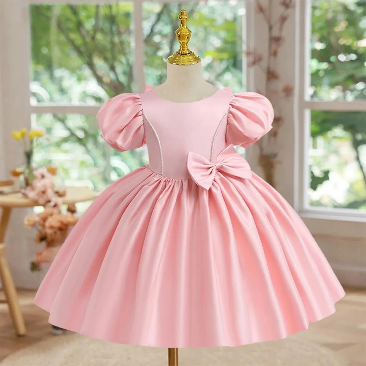 Ragazza con grande fiocco da sera, festa, abito da principessa, per bambini, spettacolo formale, gala, tutu, abito per 3 6 8 ann