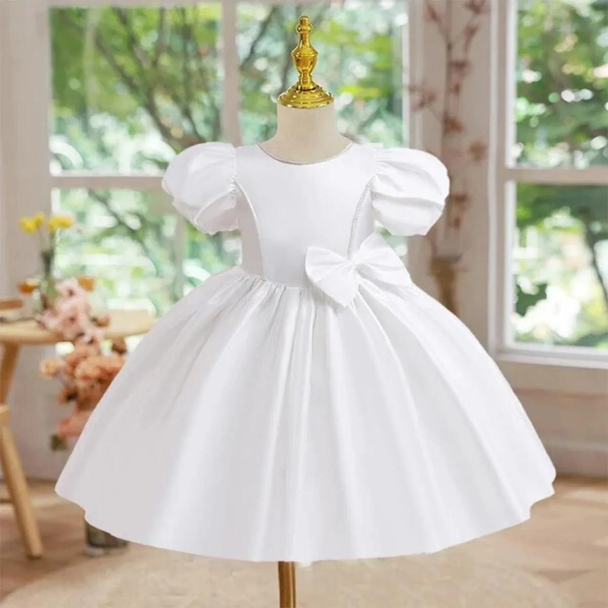 Ragazza con grande fiocco da sera, festa, abito da principessa, per bambini, spettacolo formale, gala, tutu, abito per 3 6 8 ann