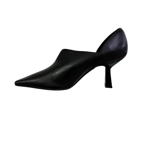 Scarpa con tacco basso Chantal