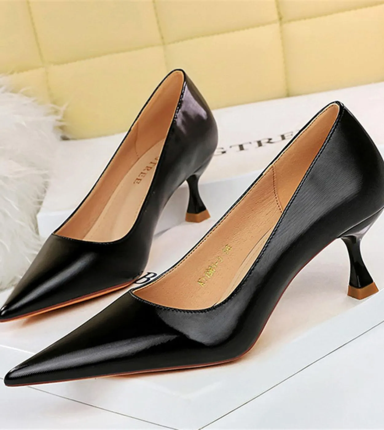 Scarpe da sposa Scarpe da donna con tacco basso verde Scarpe con tacco basso verde Scarpe con tacco gattino verde Décolleté