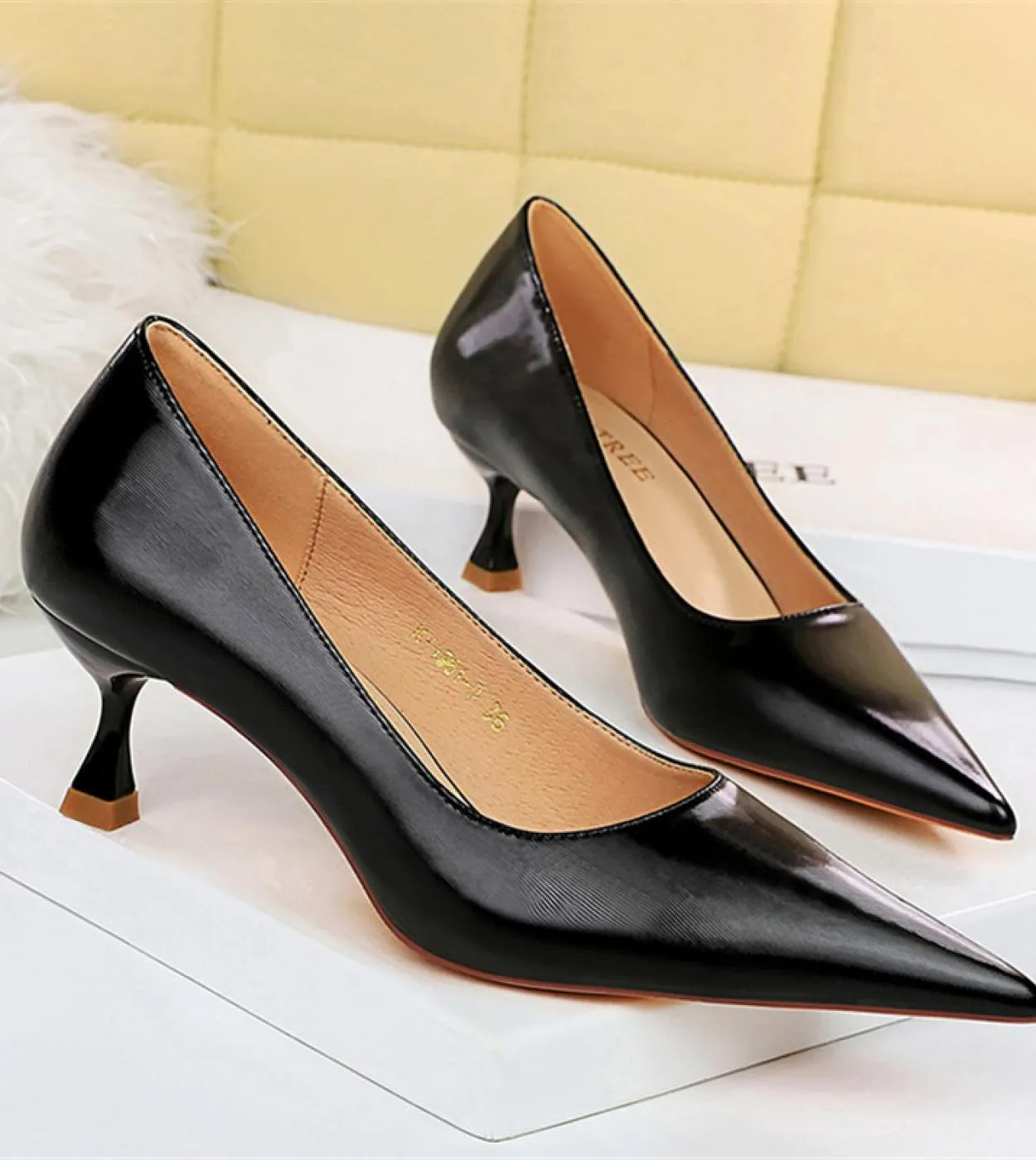 Scarpe da sposa Scarpe da donna con tacco basso verde Scarpe con tacco basso verde Scarpe con tacco gattino verde Décolleté