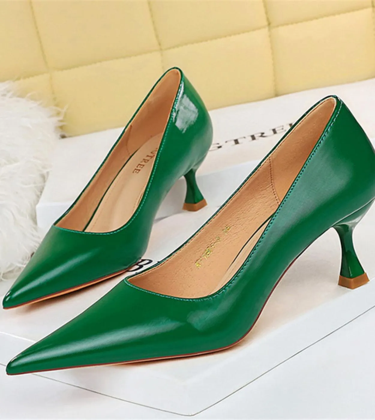 Scarpe da sposa Scarpe da donna con tacco basso verde Scarpe con tacco basso verde Scarpe con tacco gattino verde Décolleté