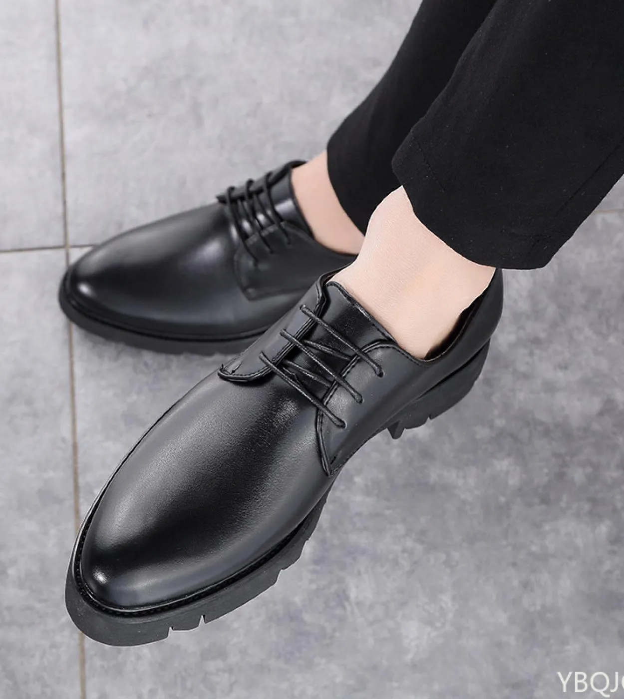 Scarpe eleganti da uomo Stile semplice Scarpe da uomo di qualità Oxford Scarpe stringate da uomo di marca Scarpe formali da uomo