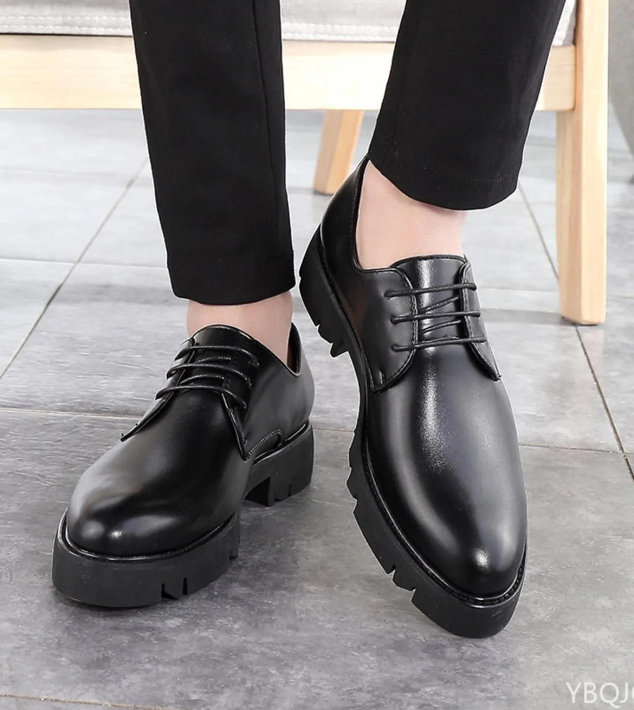 Scarpe eleganti da uomo Stile semplice Scarpe da uomo di qualità Oxford Scarpe stringate da uomo di marca Scarpe formali da uomo