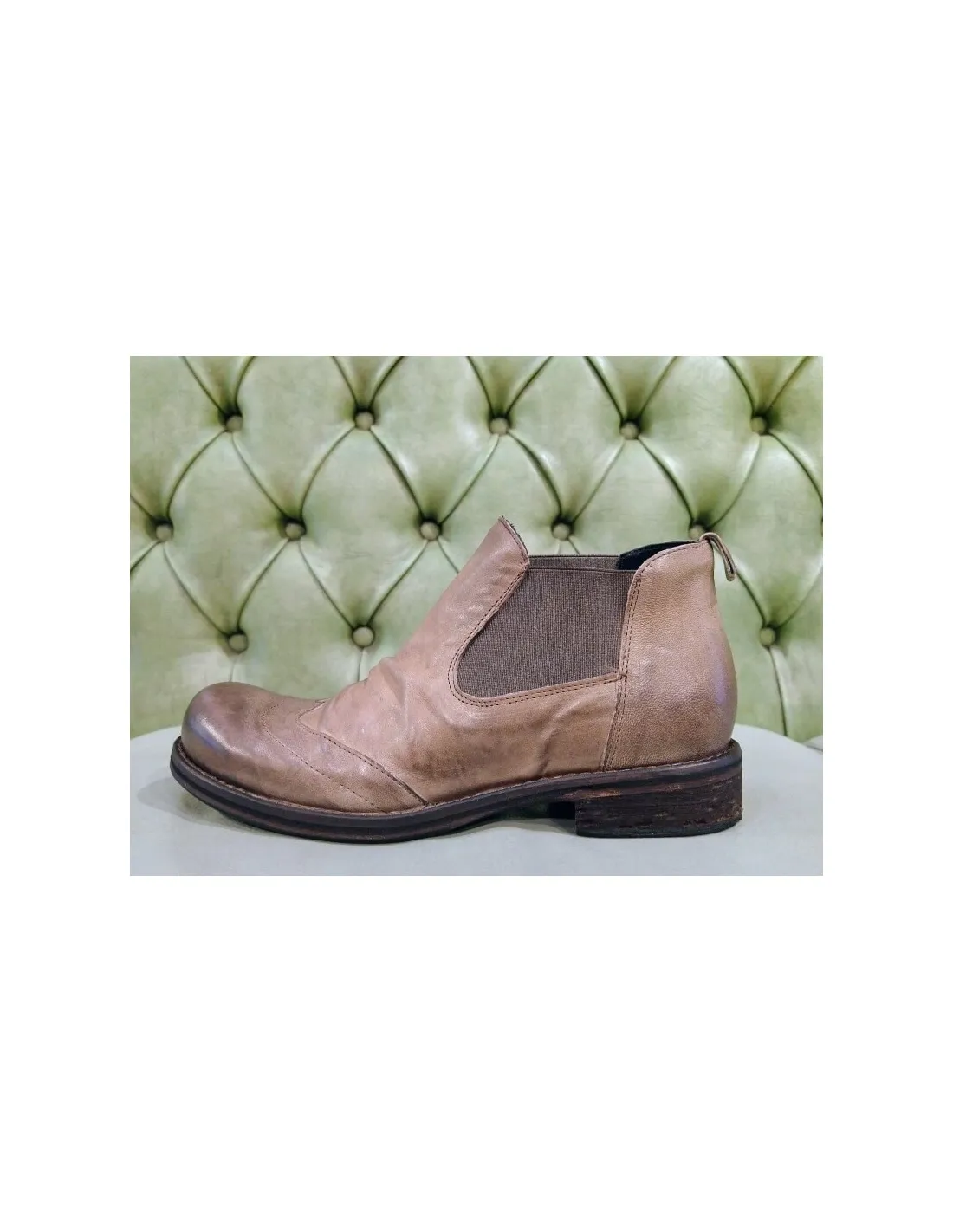 Scarpe fatte a mano, stile chelsea