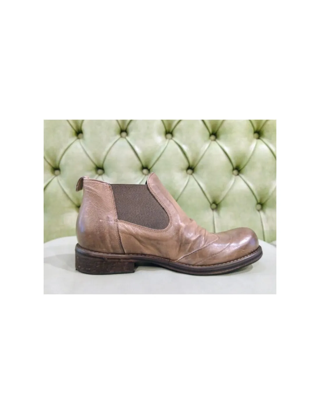 Scarpe fatte a mano, stile chelsea