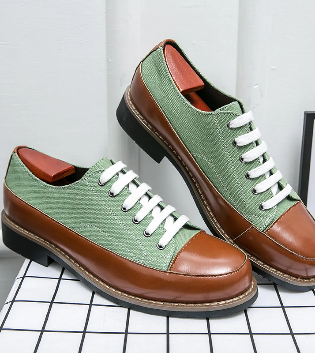 Scarpe Oxford Suole spesse Fashion Color Blocking Casual Scarpe stringate con tacco basso Scarpe in pelle Premium Casual Reggise