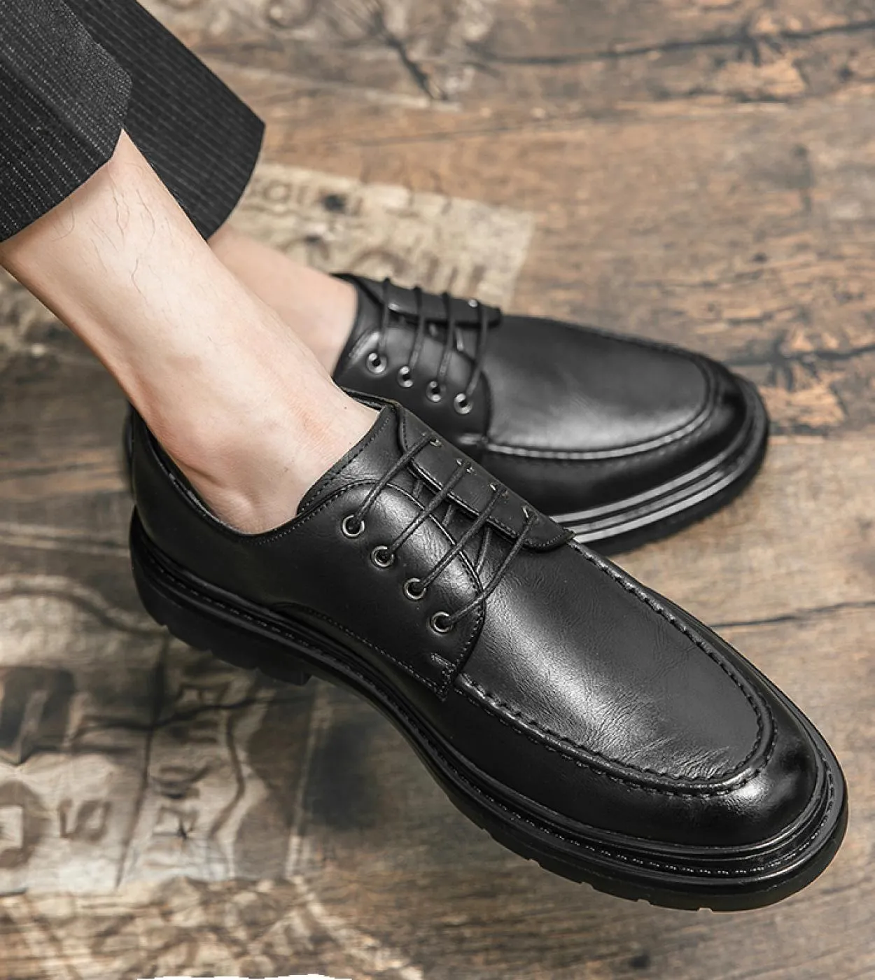 Scarpe stringate in pelle con suole spesse Nuove scarpe da uomo Scarpe eleganti in pelle Scarpe Oxford alla moda Calzature casua