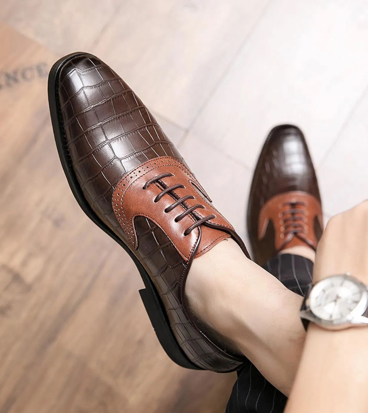 Scarpe stringate stringate da uomo di lusso primaverili Scarpe da uomo casual in pelle da lavoro formali Scarpe da sposa marroni