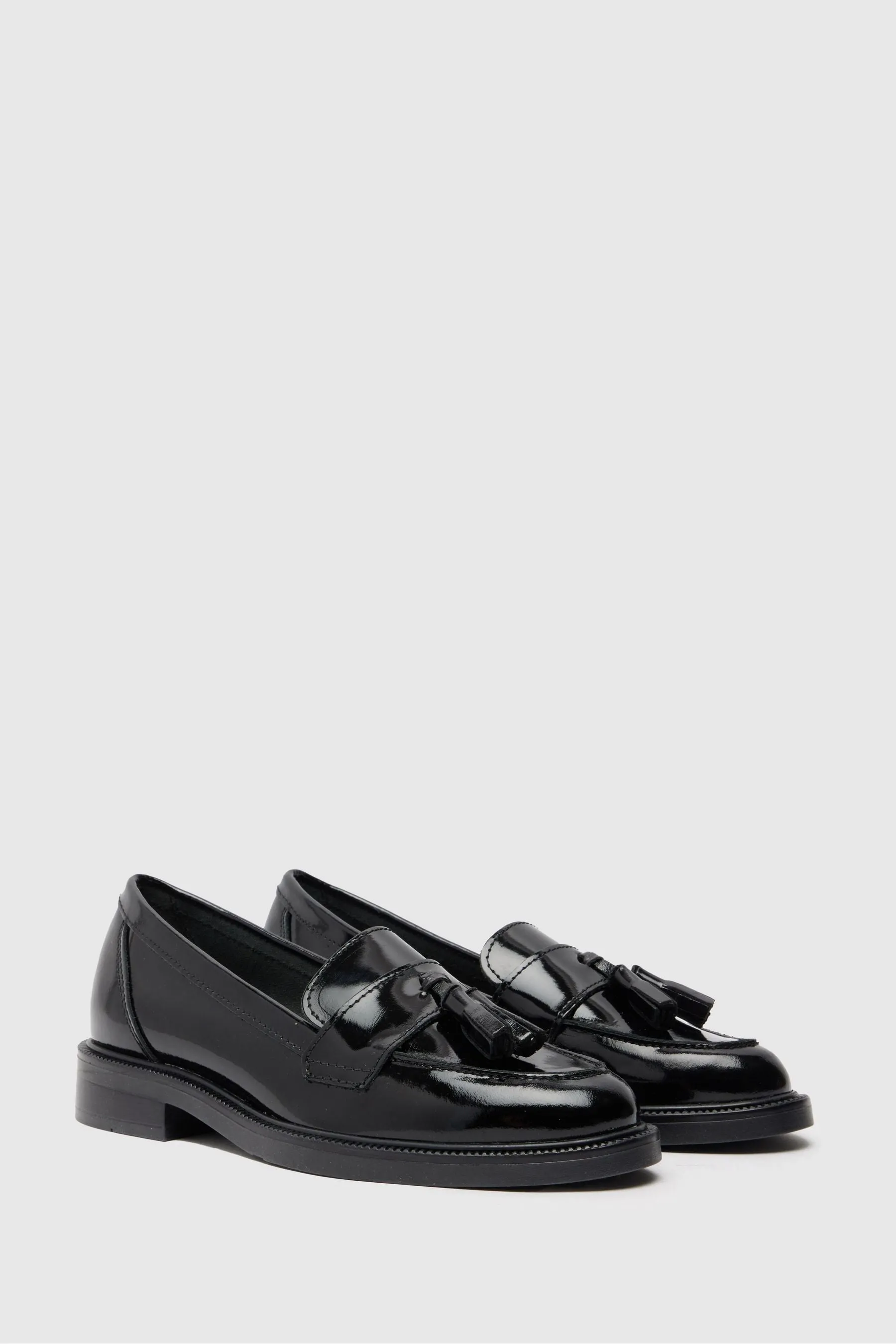 Schuh - Lina - Nero in pelle con nappine - Mocassini