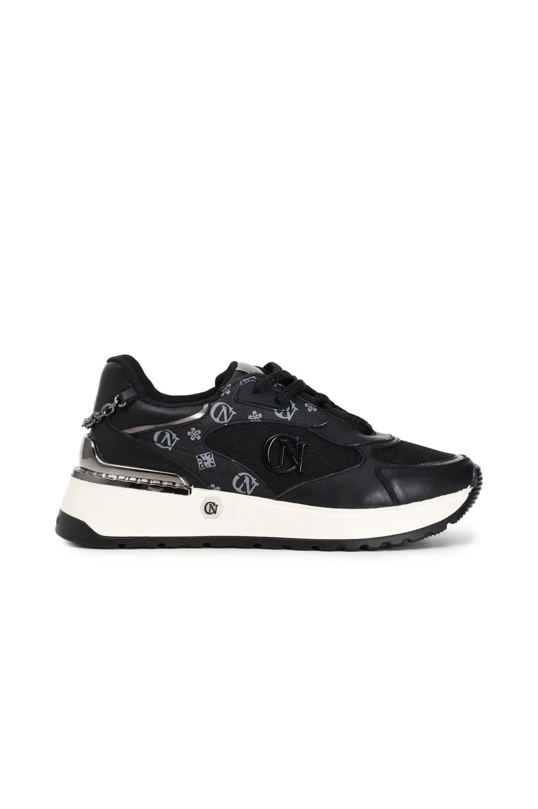 sneakers con tomaia in mesh e catena