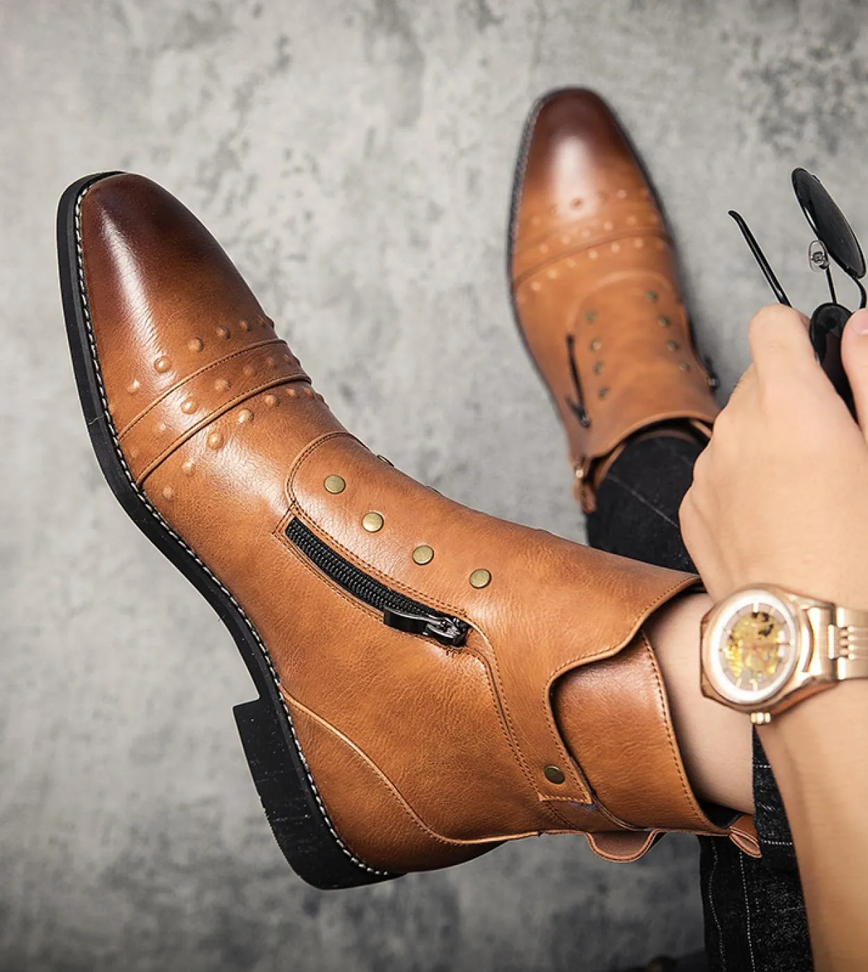 Stivaletti Chelsea con rivetti marroni invernali Stivaletti brogue fatti a mano da uomo Mocassini da uomo Street Rock Punk Style