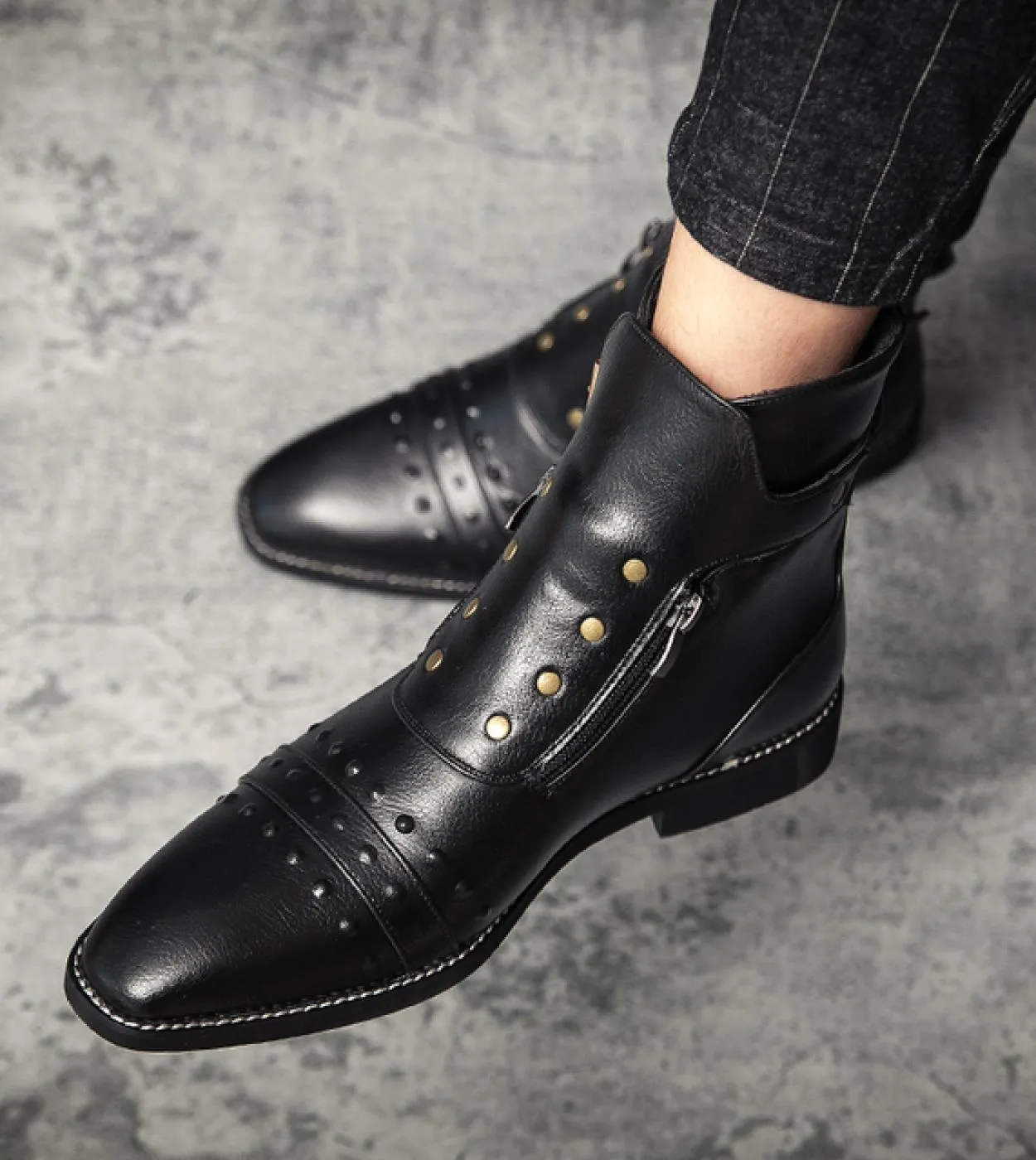 Stivaletti Chelsea con rivetti marroni invernali Stivaletti brogue fatti a mano da uomo Mocassini da uomo Street Rock Punk Style