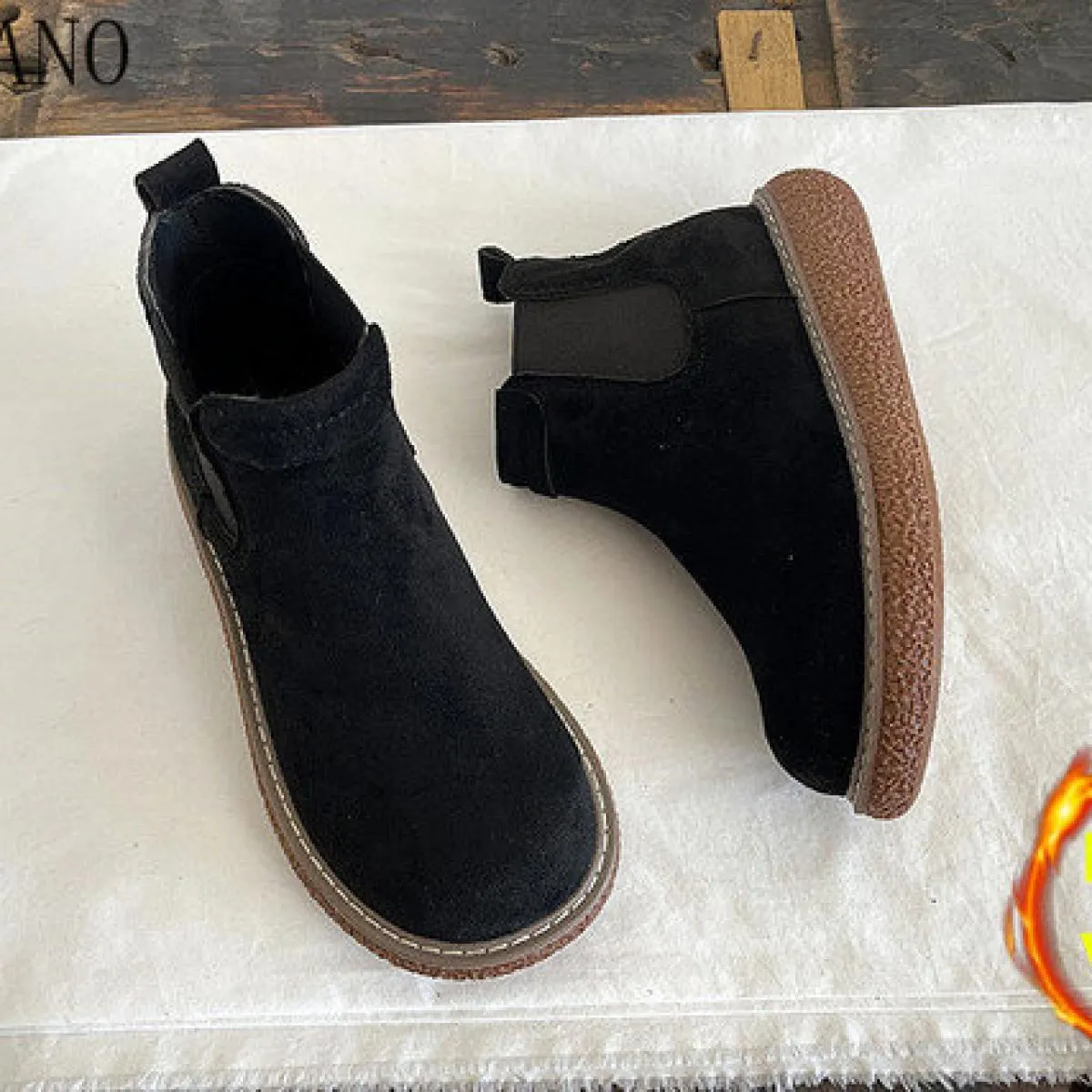 Stivaletti Chelsea in pelle scamosciata calda con pelliccia invernale Mori Girl Stivaletti corti con plateau e testa grande lett