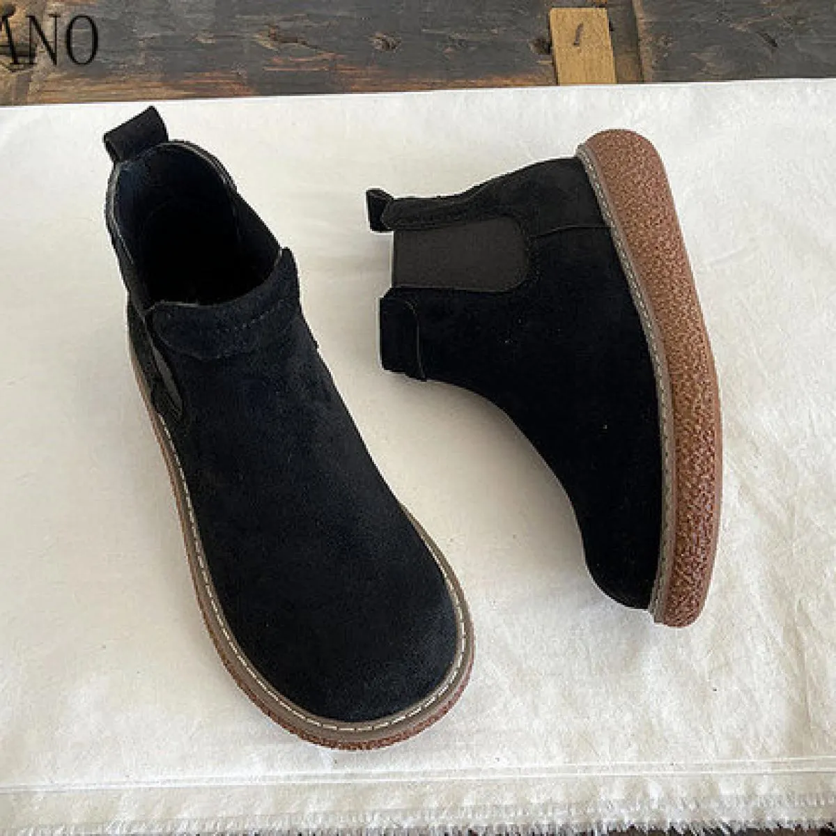 Stivaletti Chelsea in pelle scamosciata calda con pelliccia invernale Mori Girl Stivaletti corti con plateau e testa grande lett