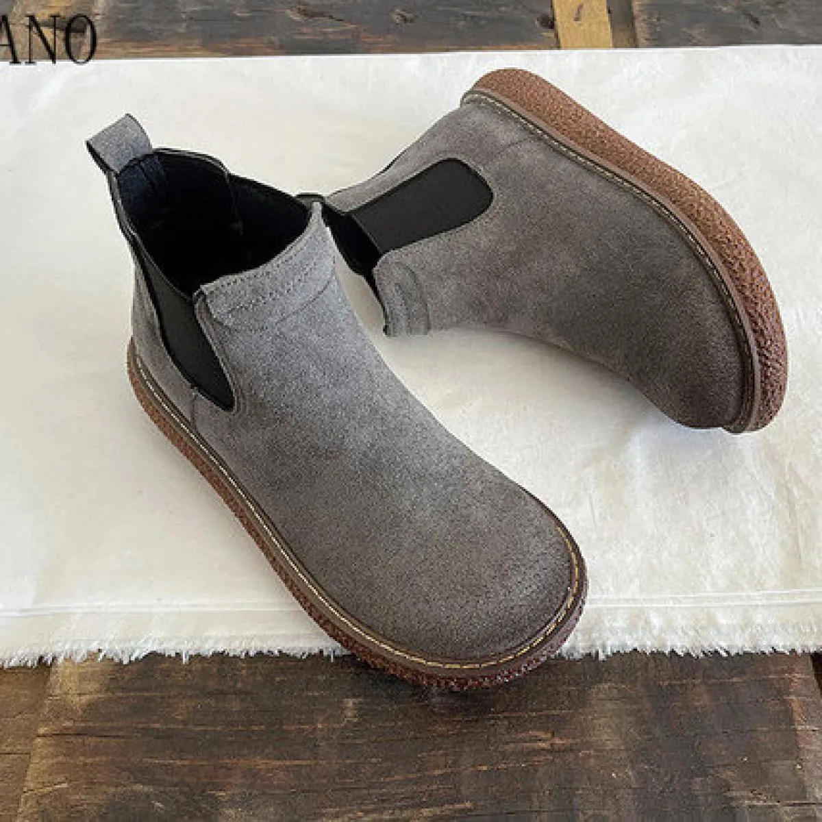 Stivaletti Chelsea in pelle scamosciata calda con pelliccia invernale Mori Girl Stivaletti corti con plateau e testa grande lett