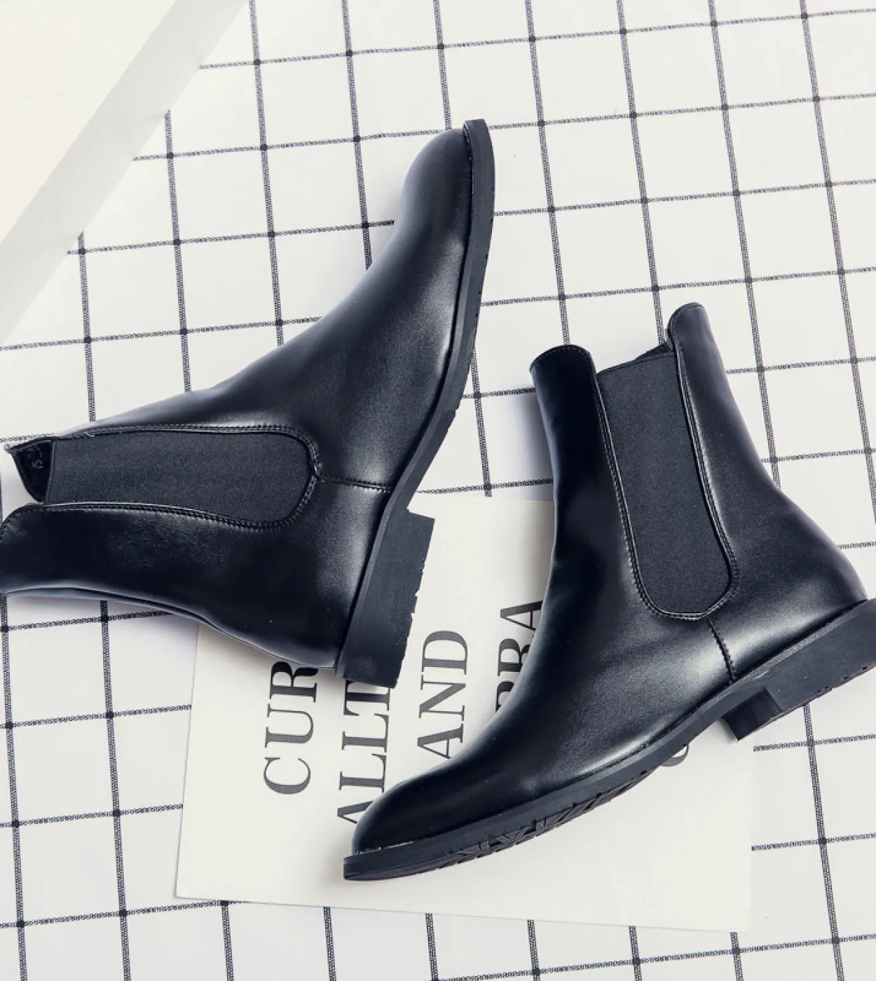 Stivaletti Chelsea neri Stivaletti da uomo daffari Spedizione gratuita Slip On Stivali vintage con punta tonda Taglia 38 48 Bot
