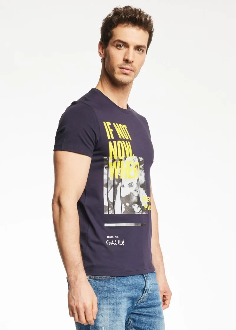 T-shirt con lettering stampato