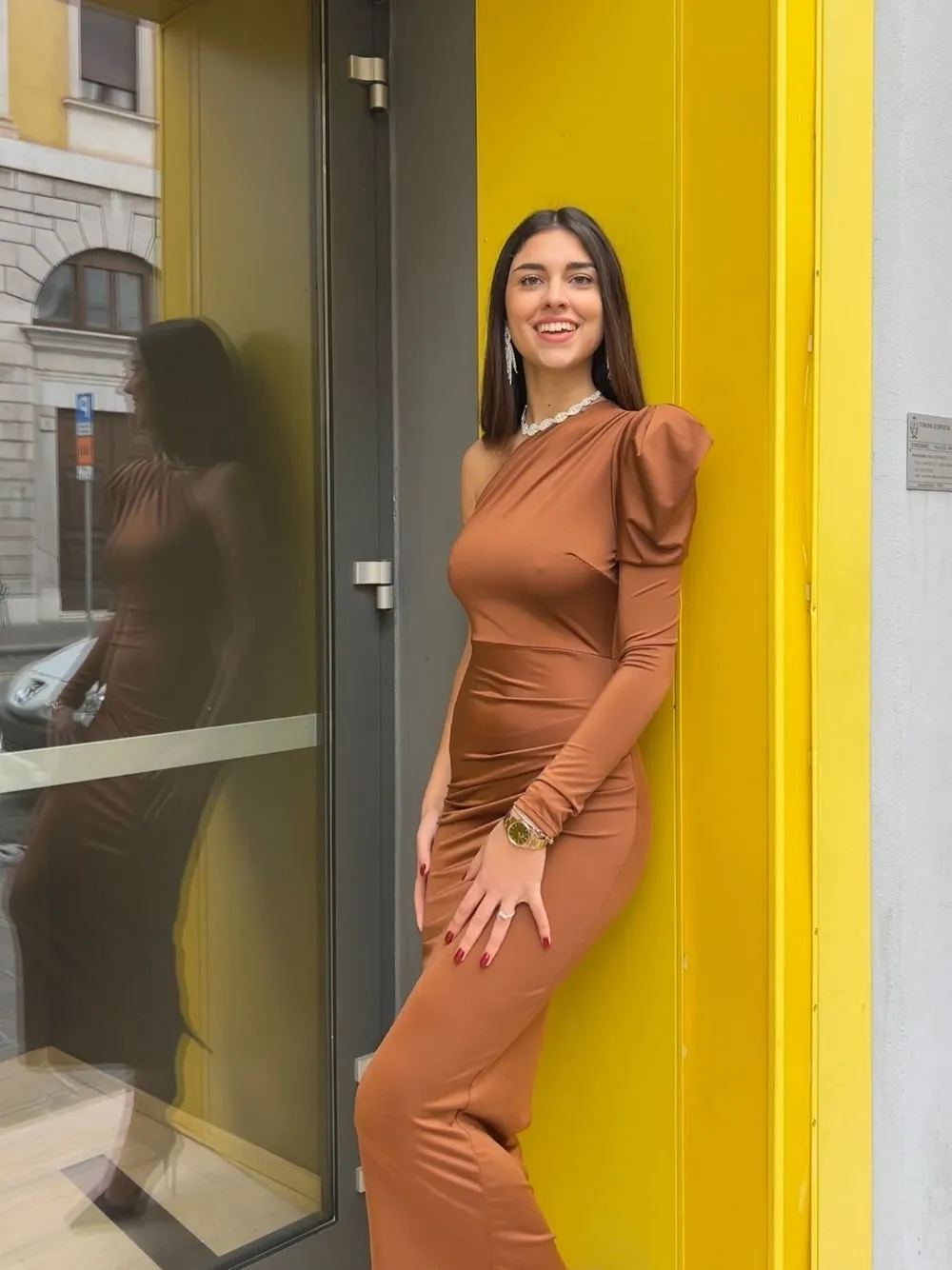 Tubino lungo raso monospalla