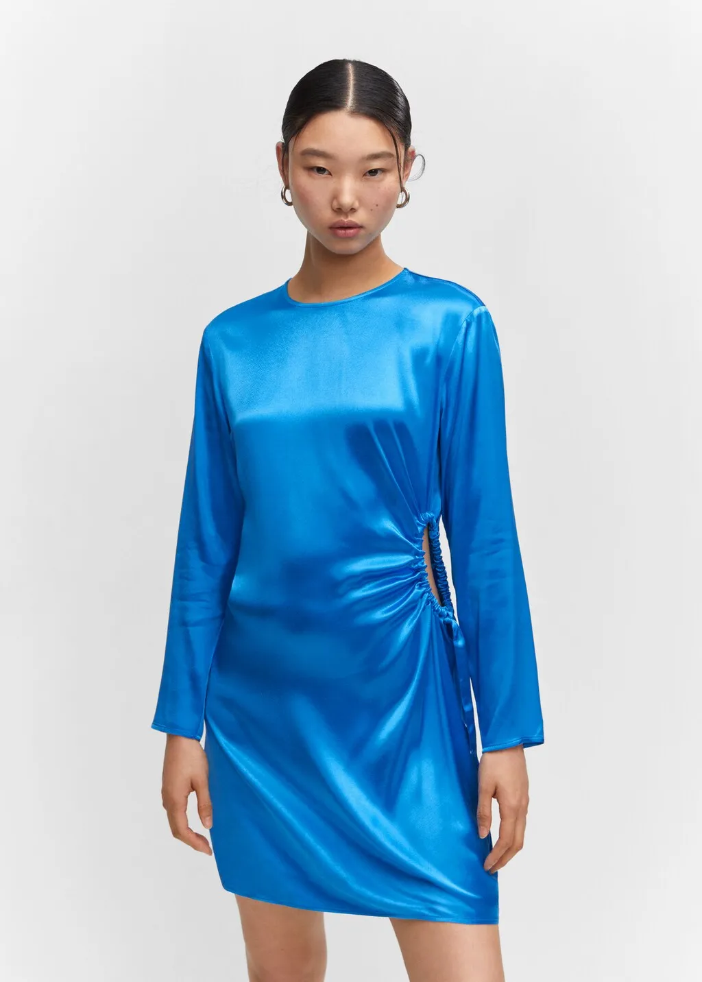 Vestito satinato spacco