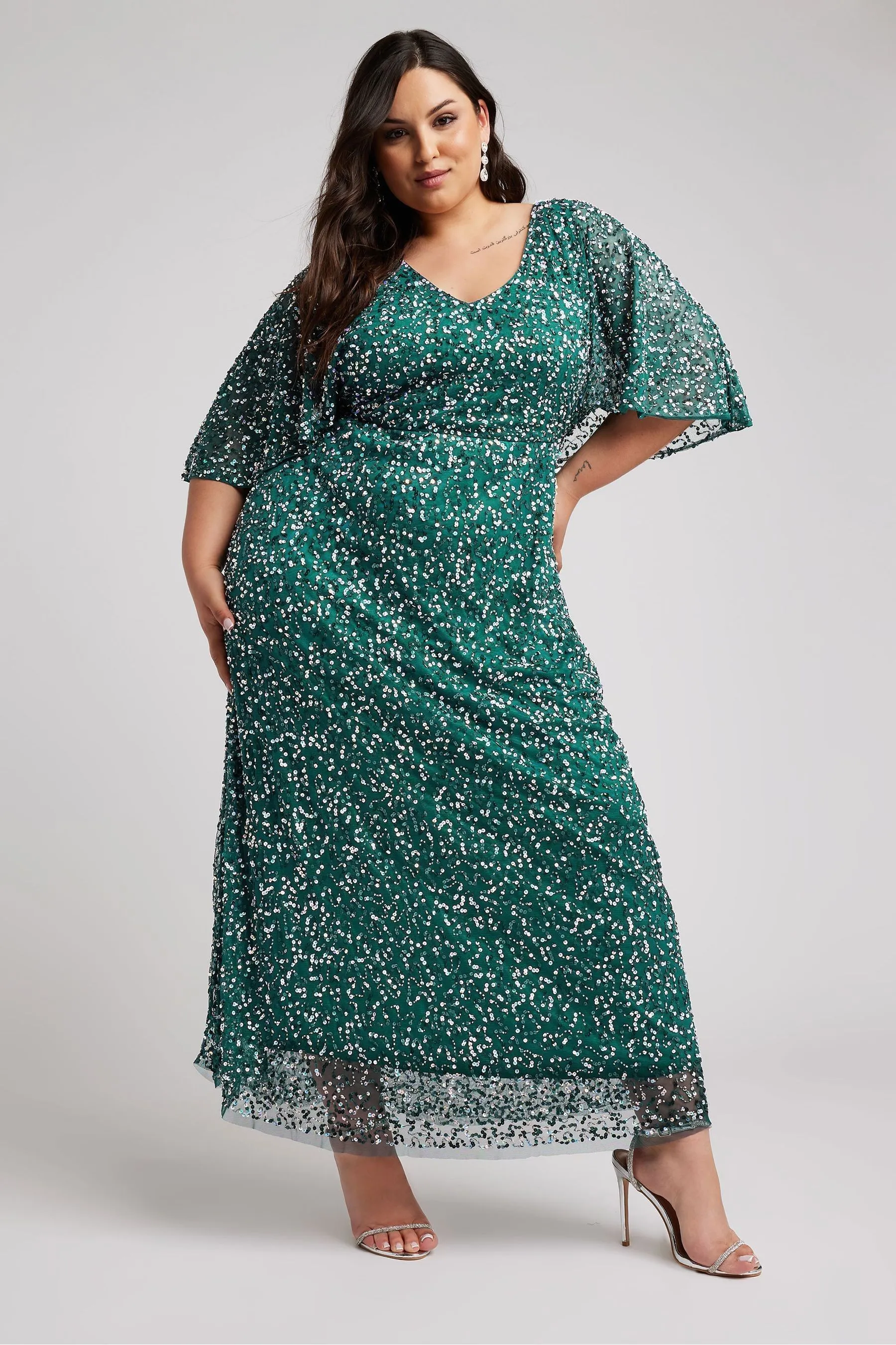 Yours Curve Luxe abito maxi decorato con scollo a V e maniche a pipistrello