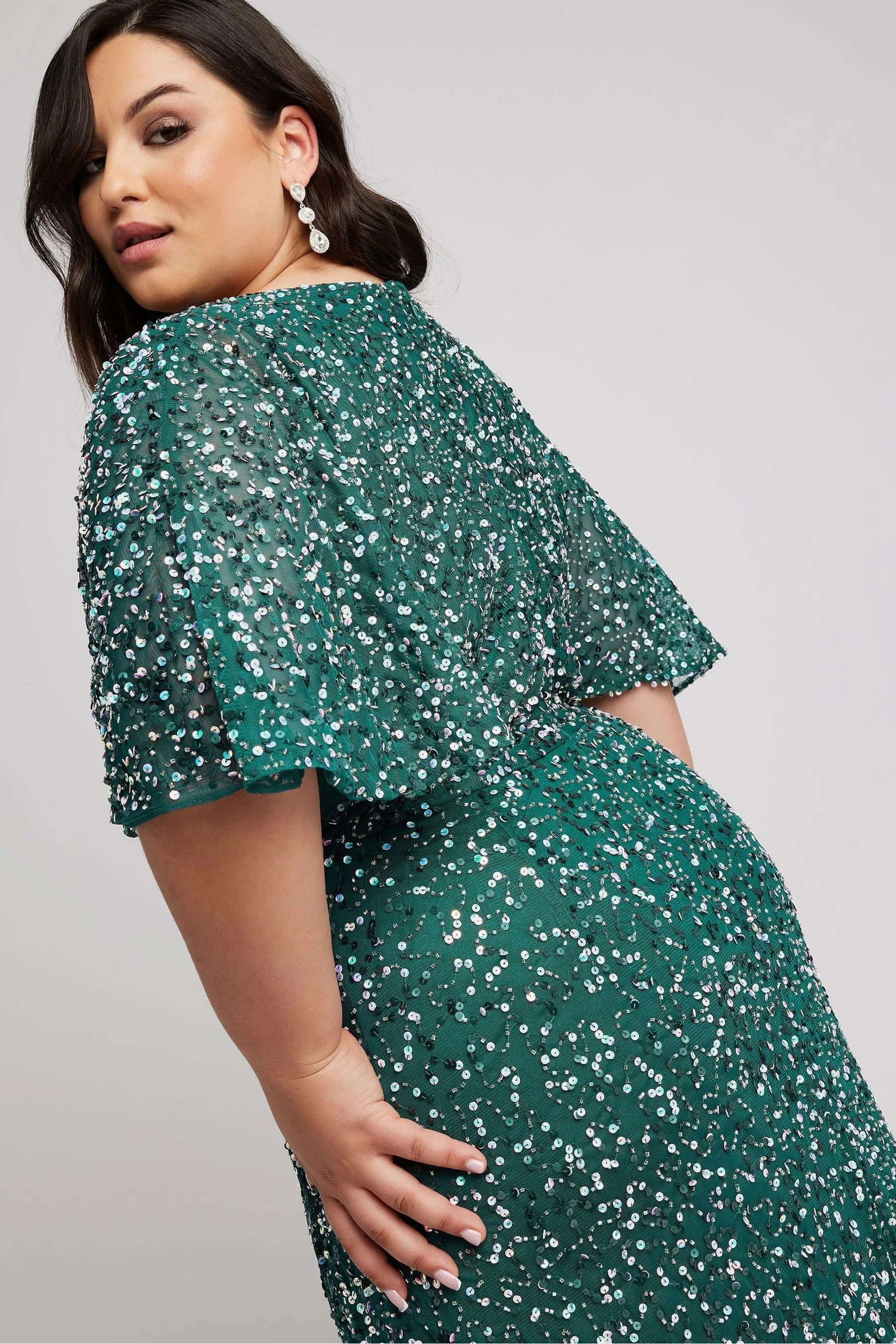 Yours Curve Luxe abito maxi decorato con scollo a V e maniche a pipistrello