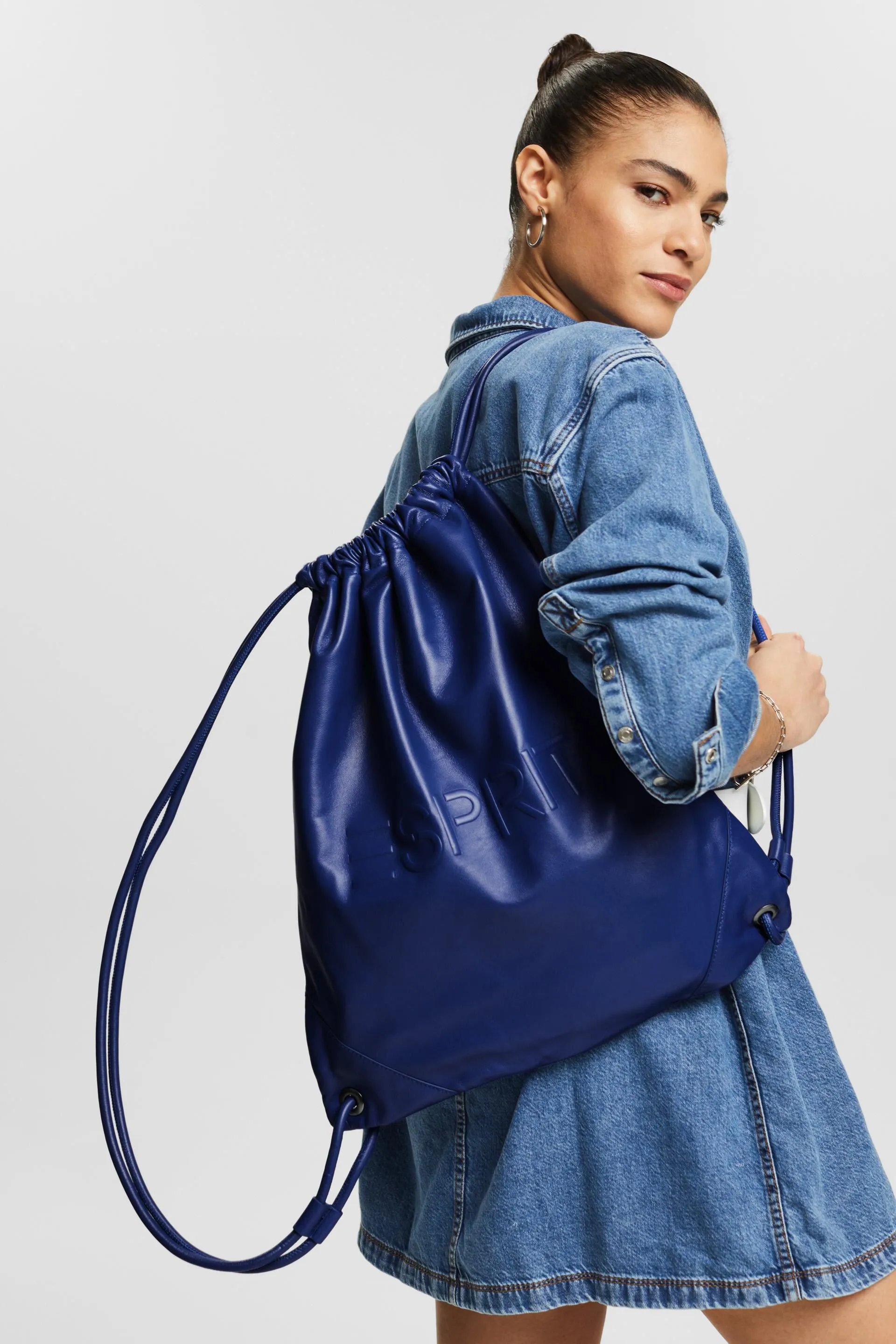 Zaino in pelle con coulisse e logo
